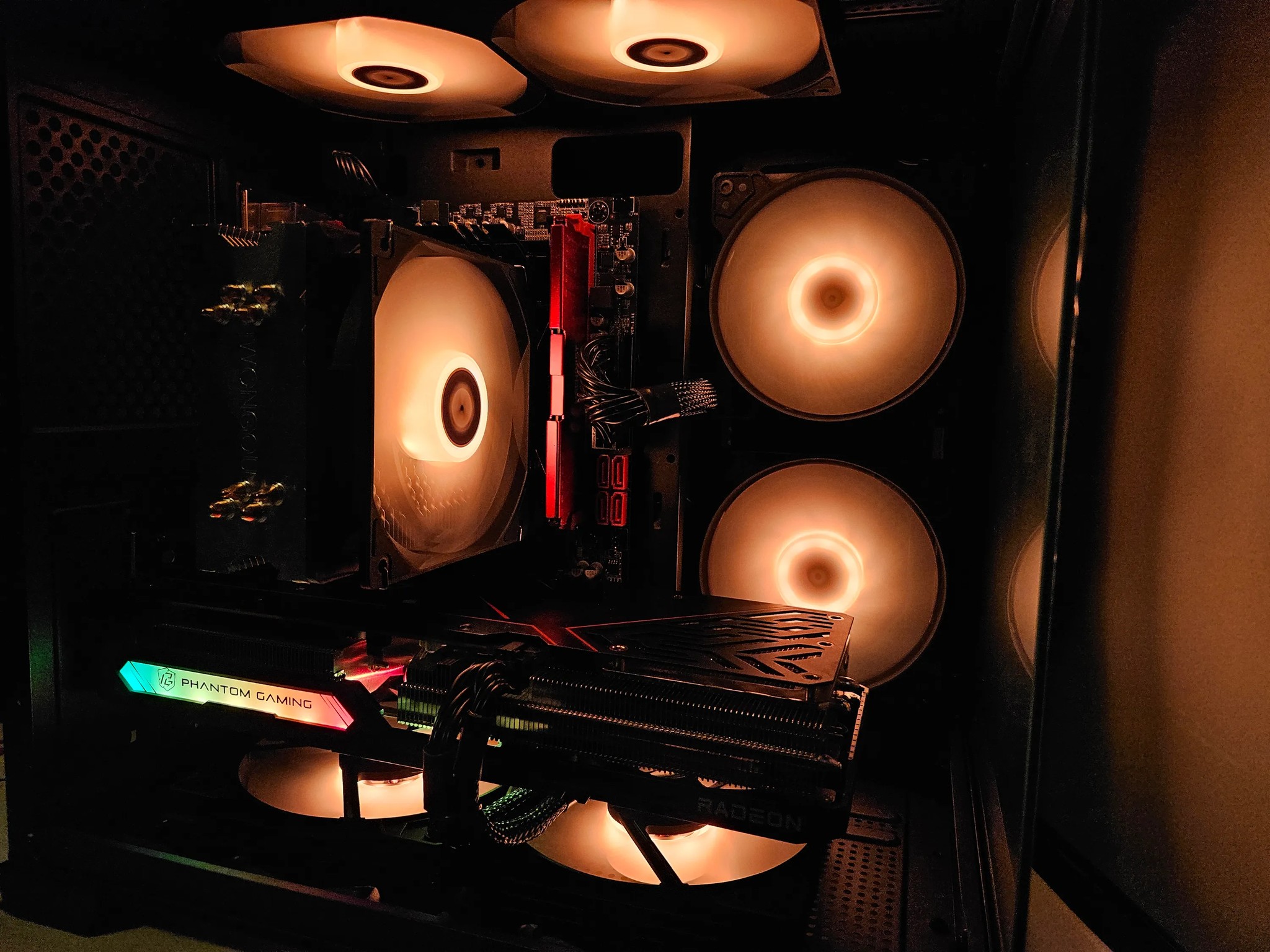 Dark Side Rig Intel 10 Core / 16GB DDR4 / 1TB SSD / RX 7600