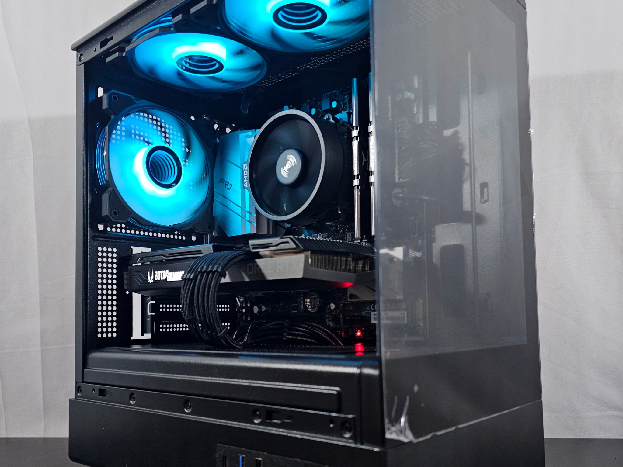 RTX 3070 / Ryzen 5 3600 / 16GB DDR4 / 1TB SSD / 1080p-1440p darkFlash