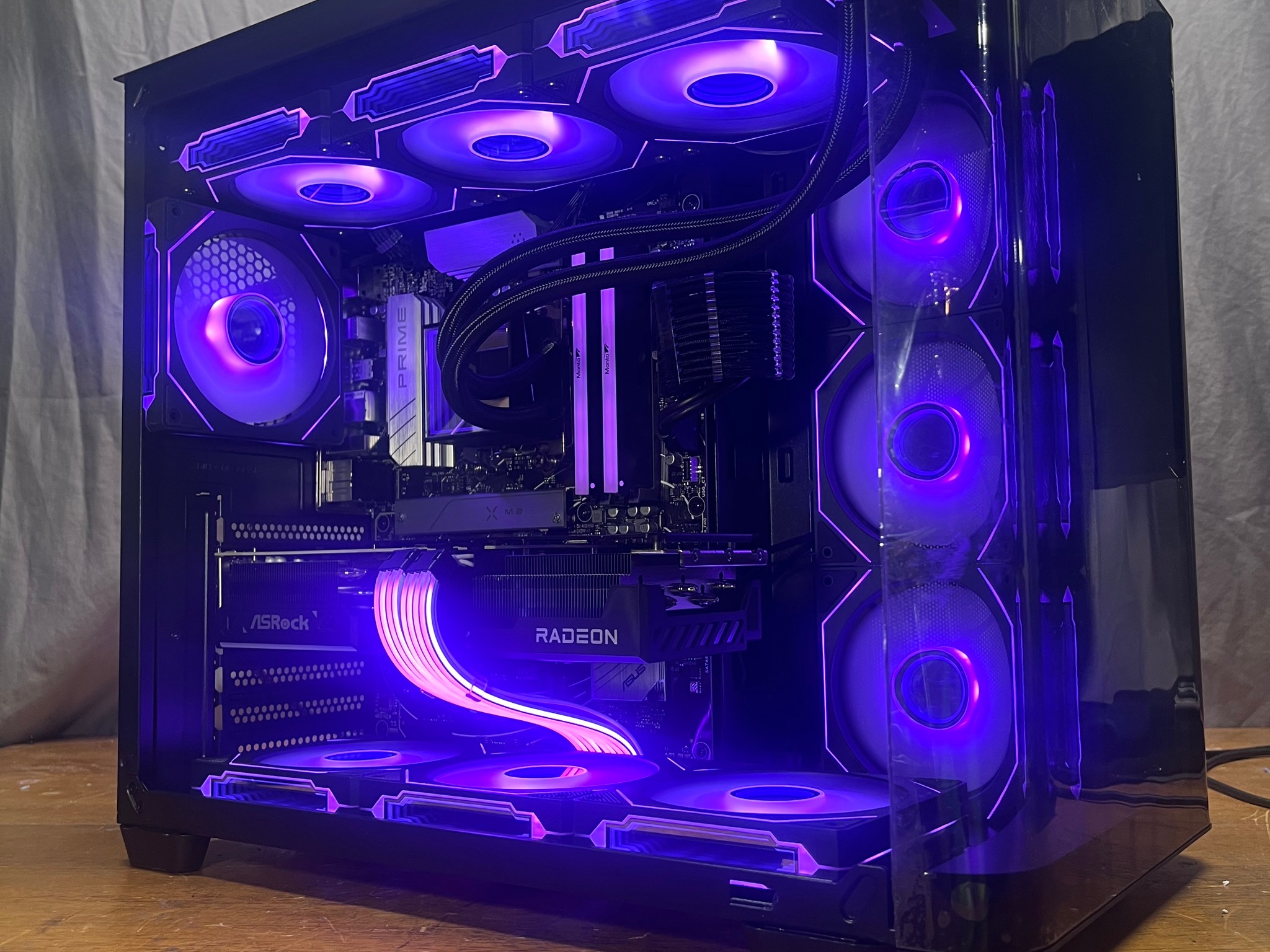 RX 9070 XT | Ryzen 7 7800X3D | 32GB RAM | Gaming PC