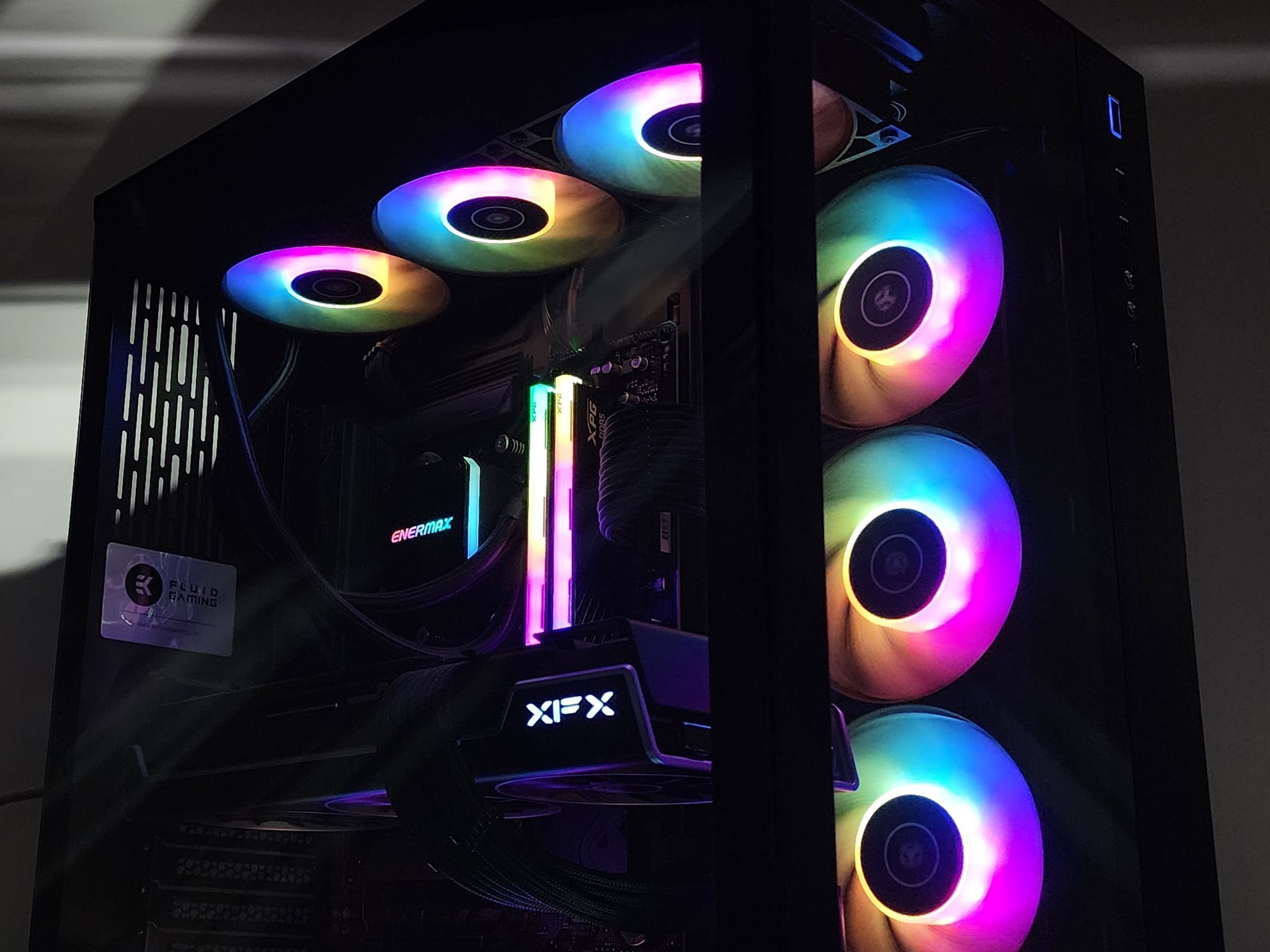 Gaming PC Ryzen 7 7800X3D 32GB RAM 2TB SSD RX 7900 XT 20GB Windows 11 Computer