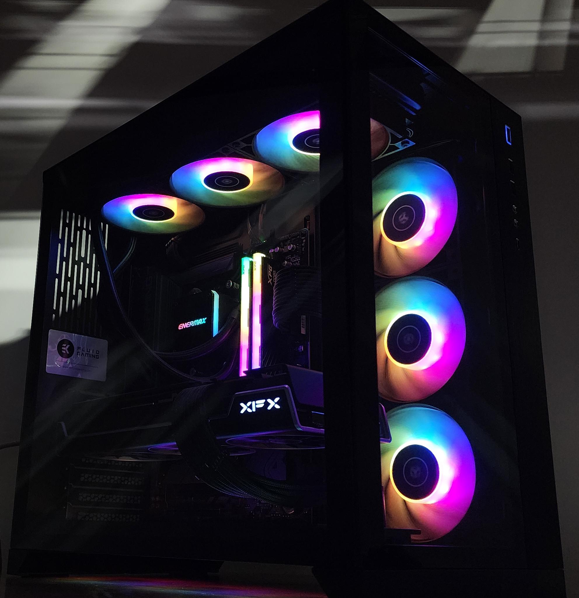 Gaming PC Ryzen 7 7800X3D 32GB RAM 2TB SSD RX 7900 XT 20GB Windows 11 Computer