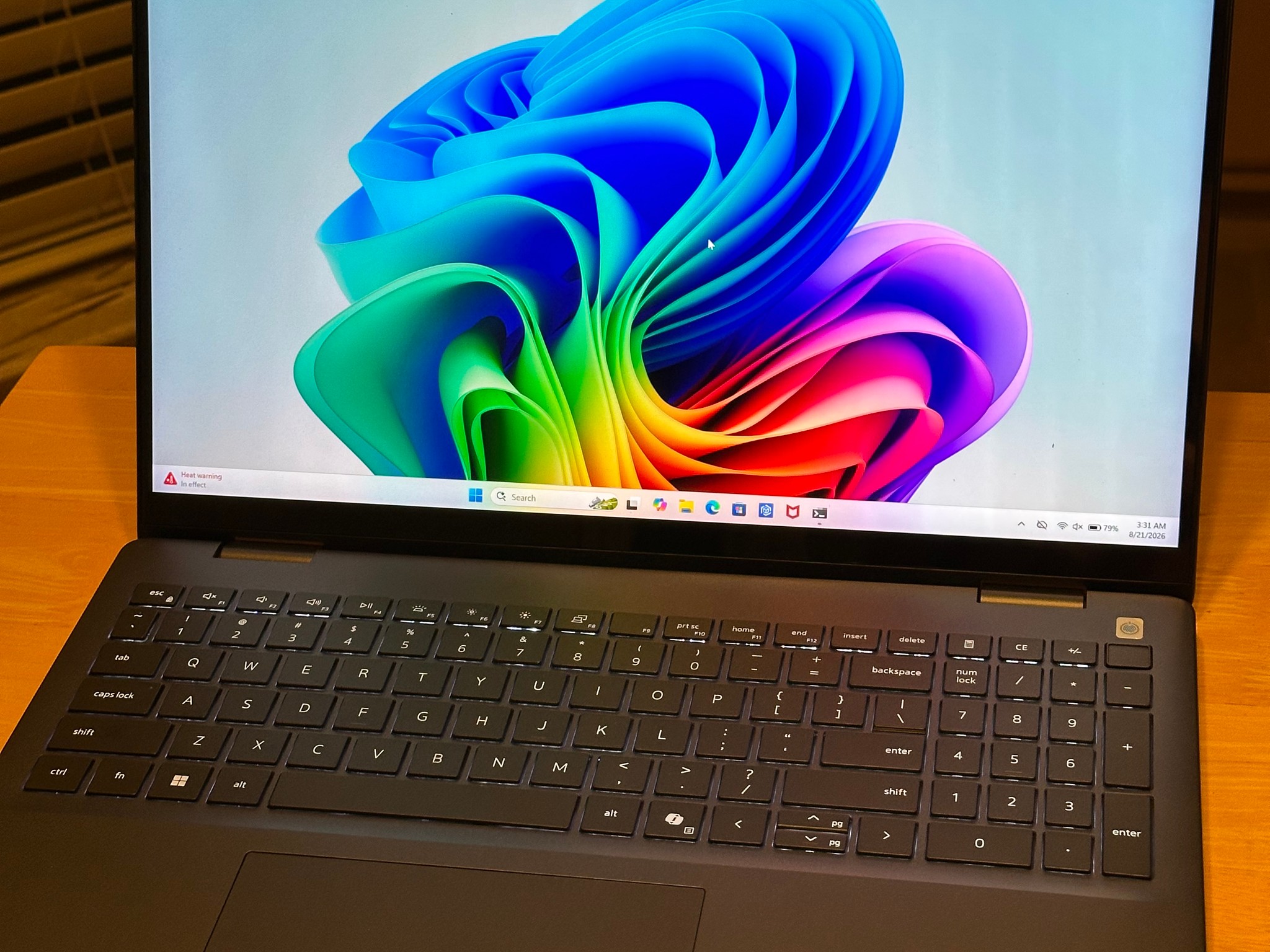 Dell Plus 16" 2.5K 2-in-1 Touchscreen Laptop-Intel Core Ultra 9 Series 2 288V - 32GB - 1 TB Copilot