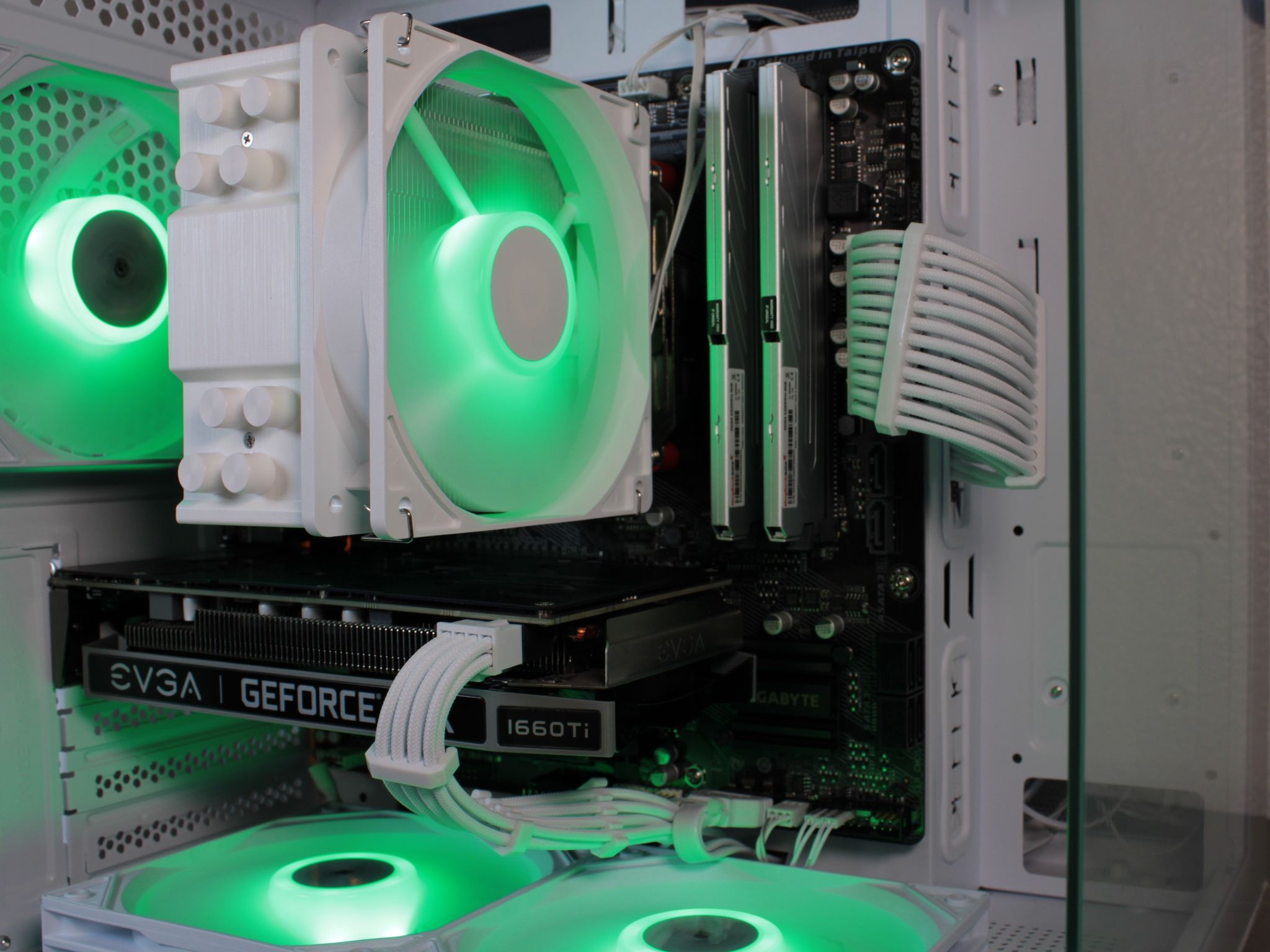 EVGA 1660 Ti | Ryzen 5 2600 | 1 TB M.2 NVMe | 16gb 3200MHz Ram | Win 11 Activated | WiFi