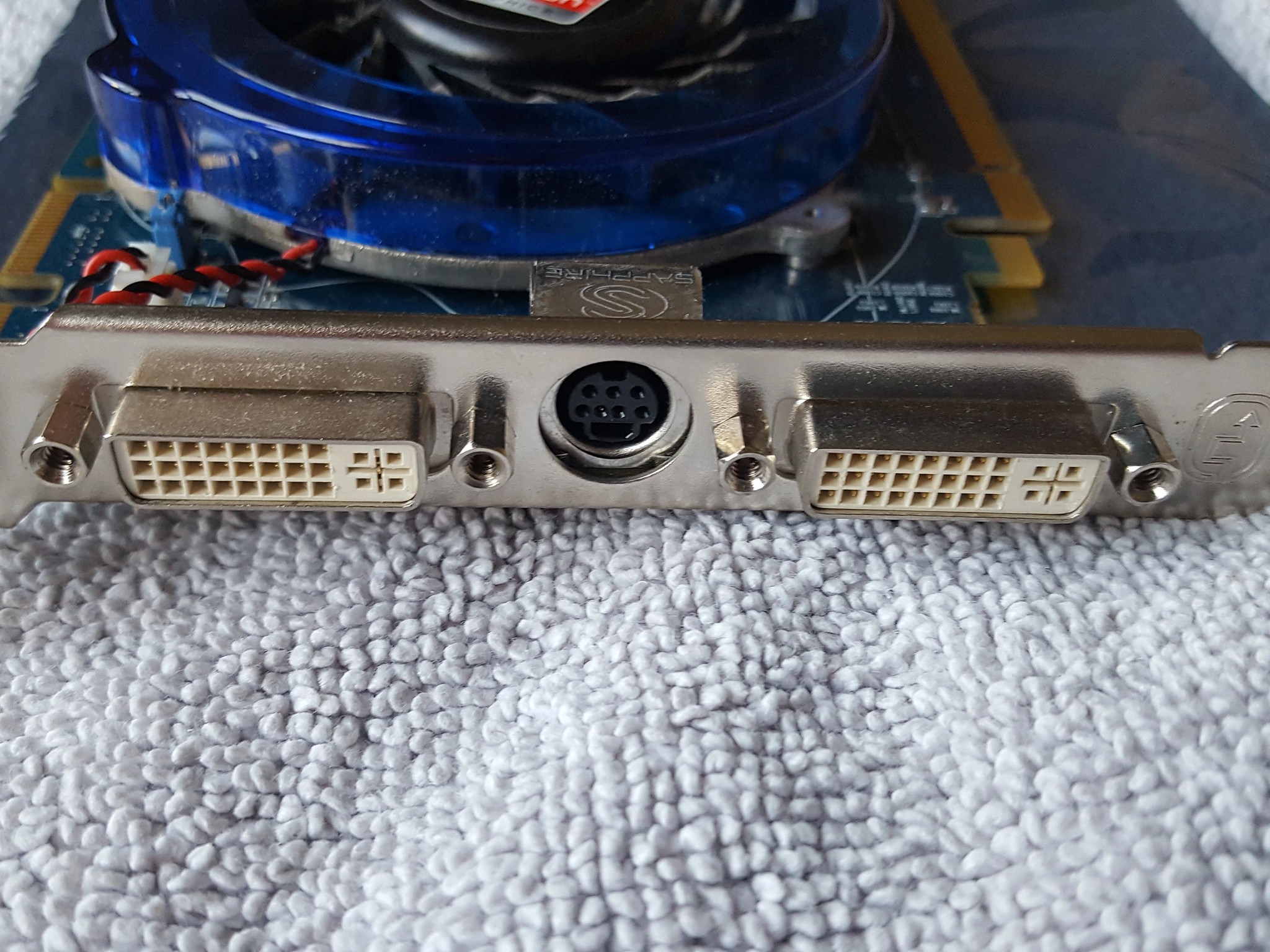 Sapphire Radeon HD 3850 512MB GDDR3, used w/ accessories