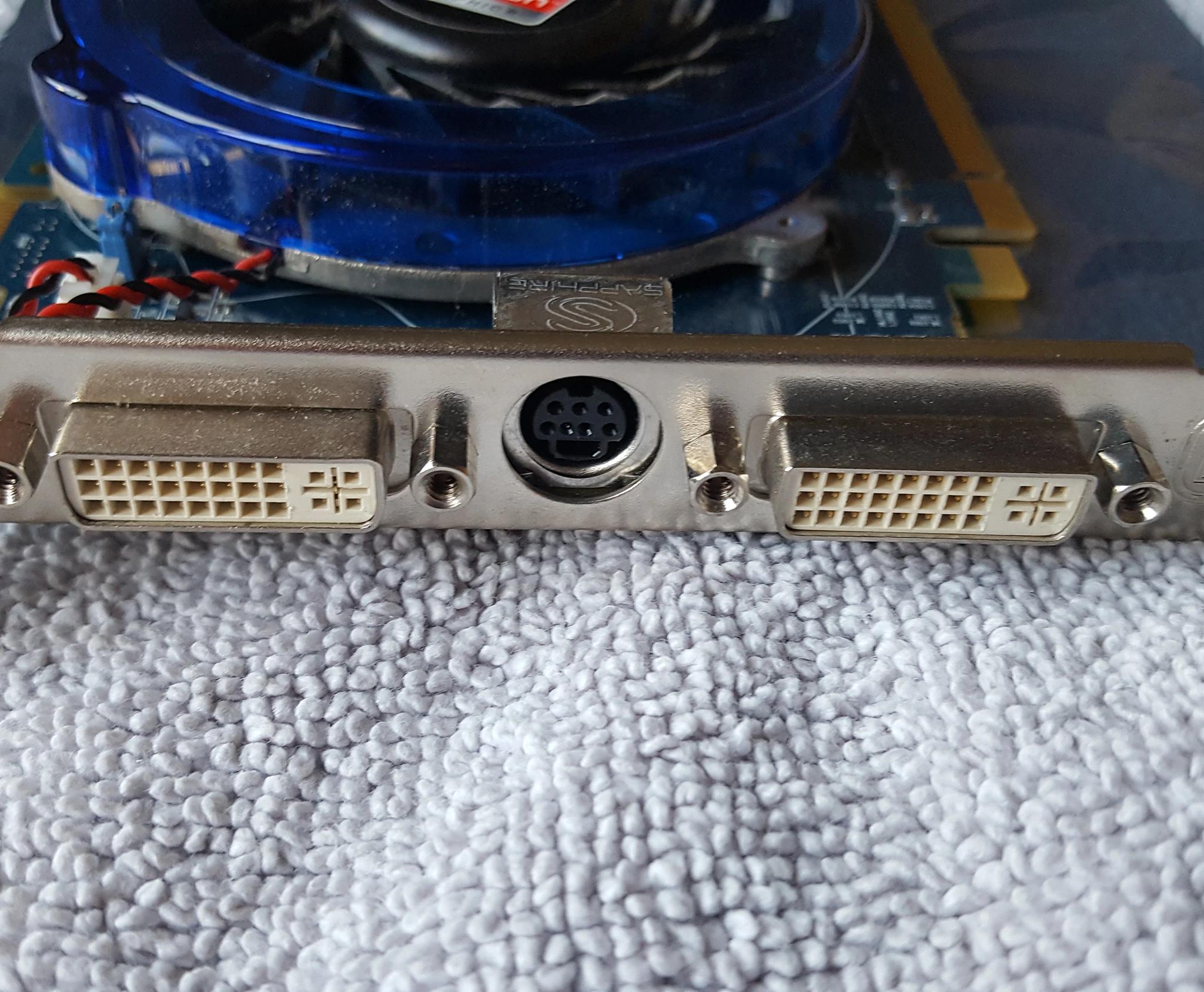 Sapphire Radeon HD 3850 512MB GDDR3, used w/ accessories