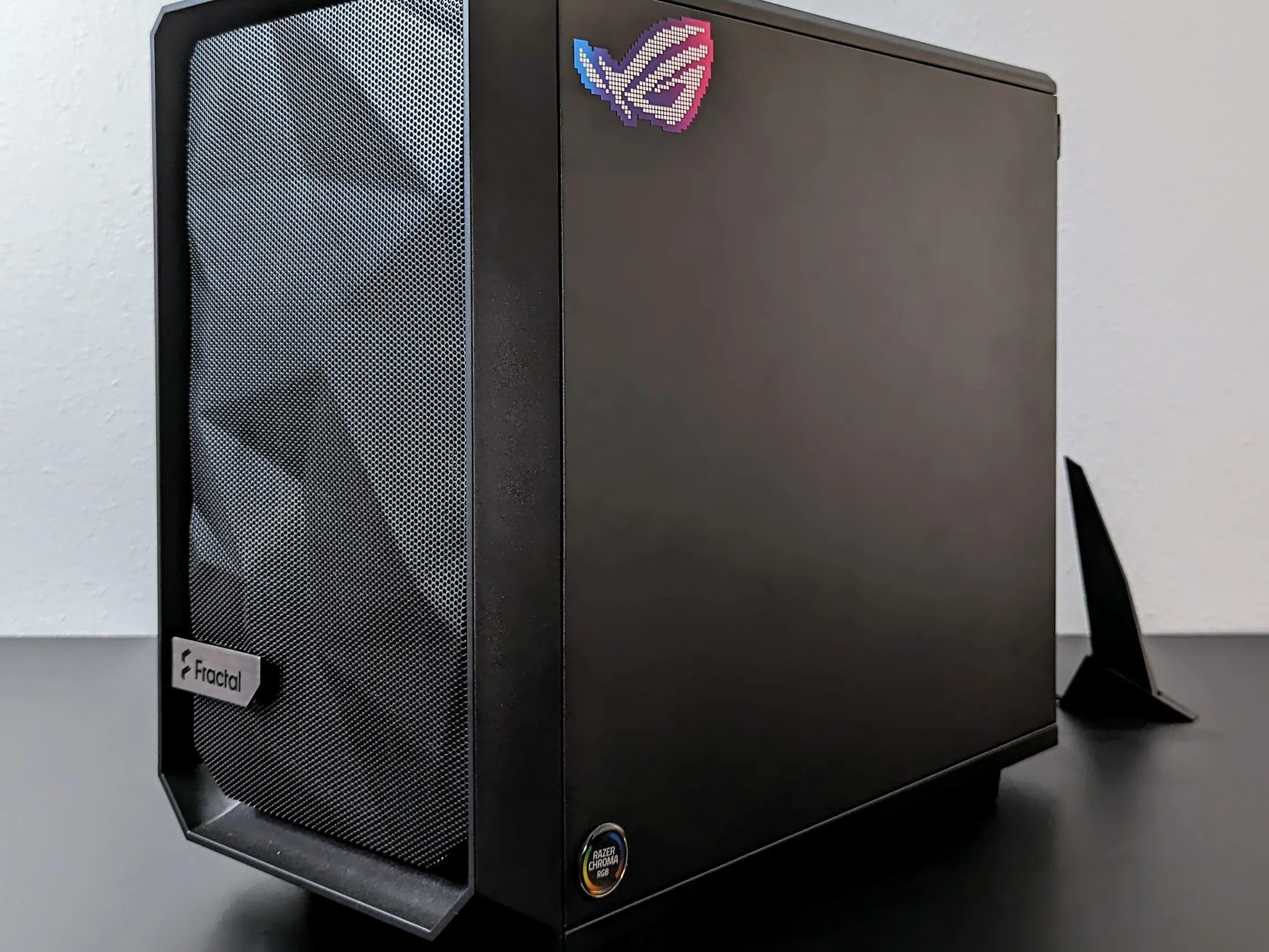 Enthusiast Grade Gaming Powerhouse: Ryzen 5800X + RTX 4070 - Sleek Design, Max Performance!