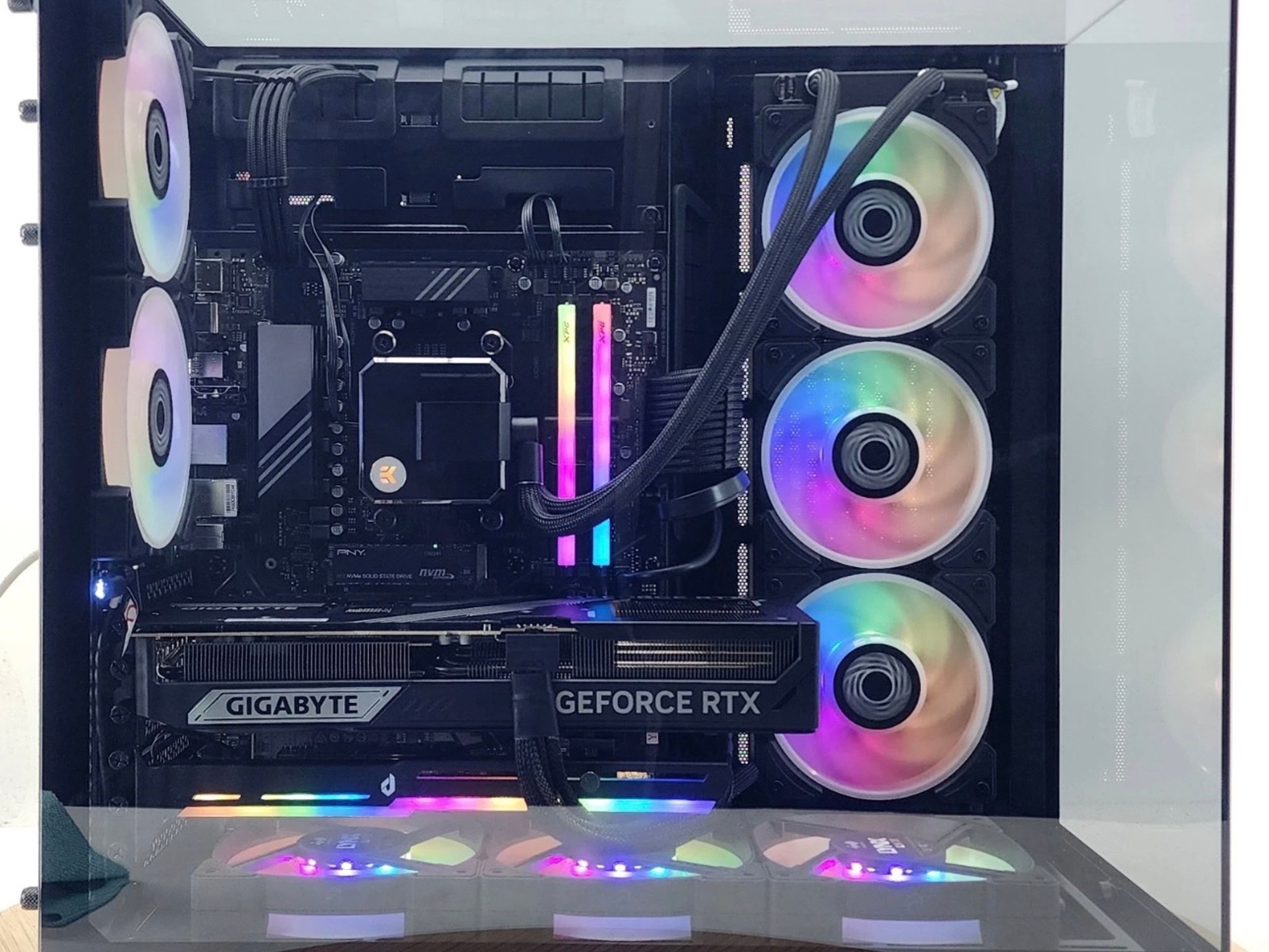 Custom Ryzen 9700x | Gigabyte 5070 TI