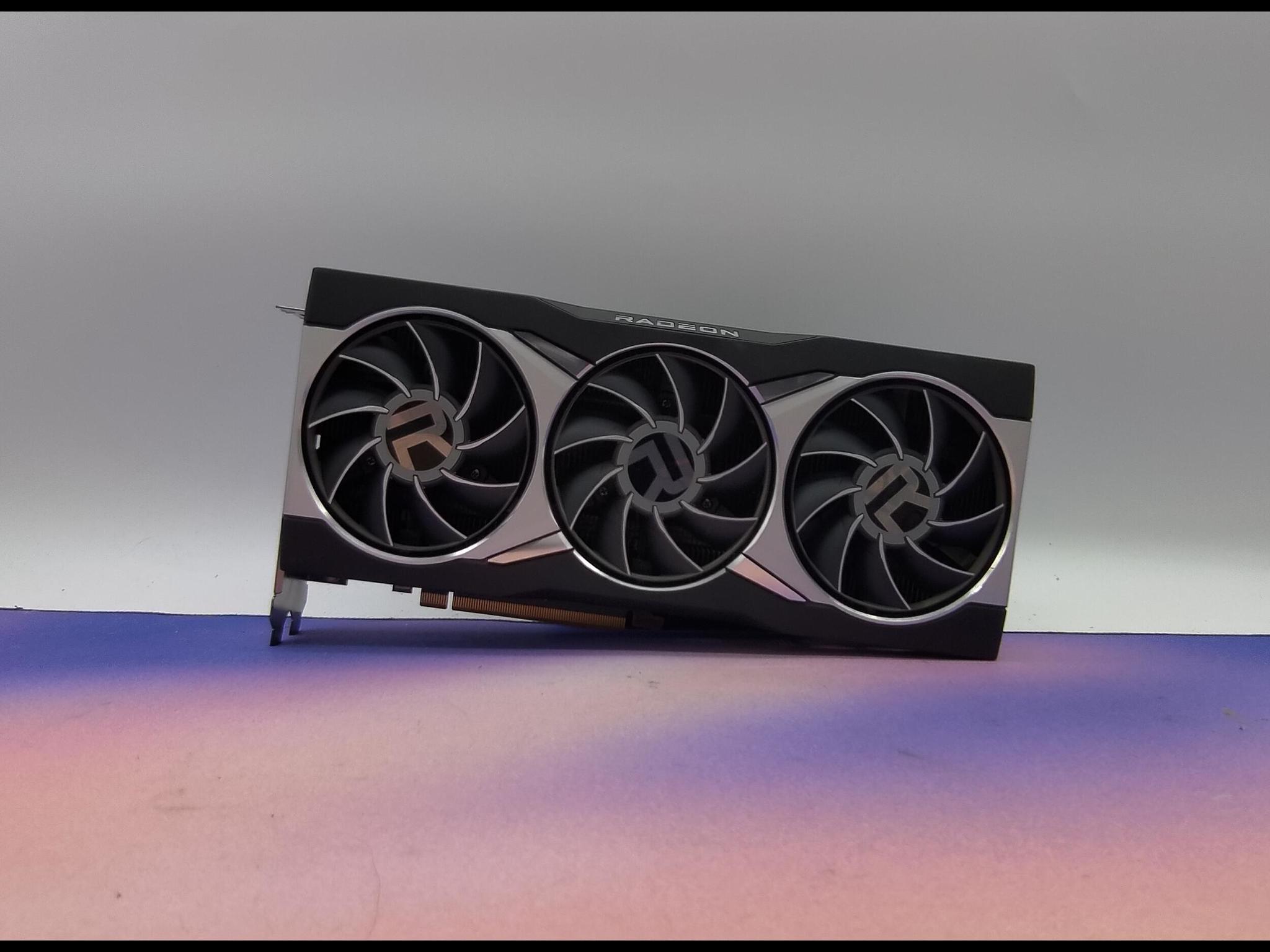 AMD RX 6800XT Reference