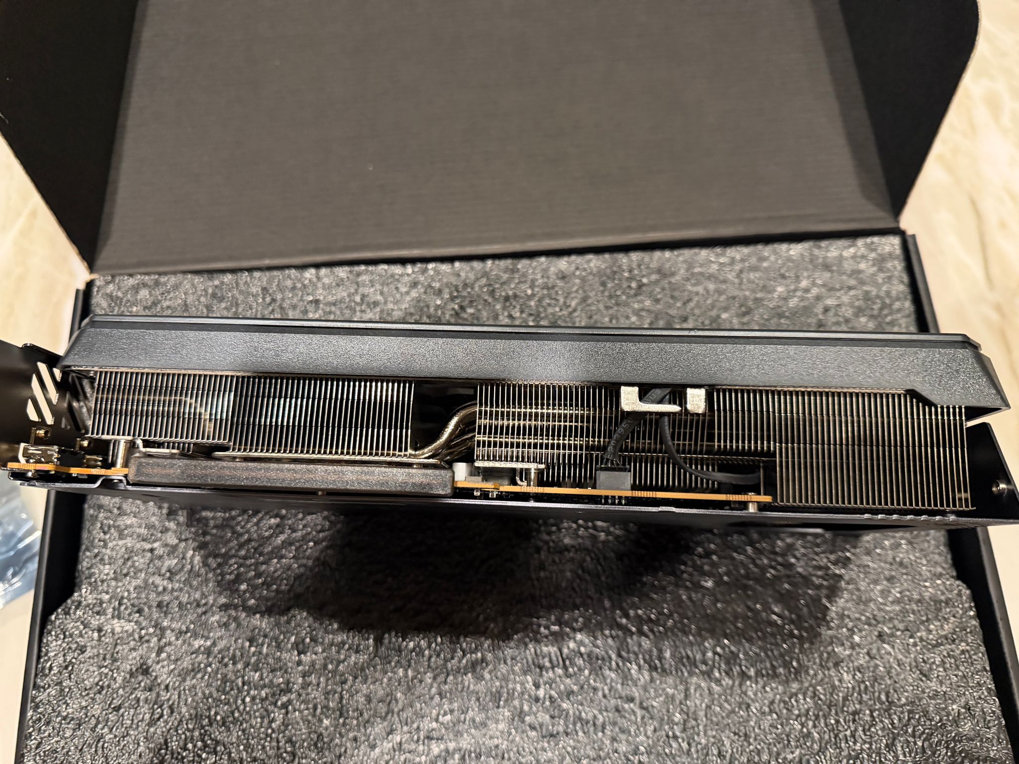 GIGABYTE RX 9070 XT GAMING OC 16G
