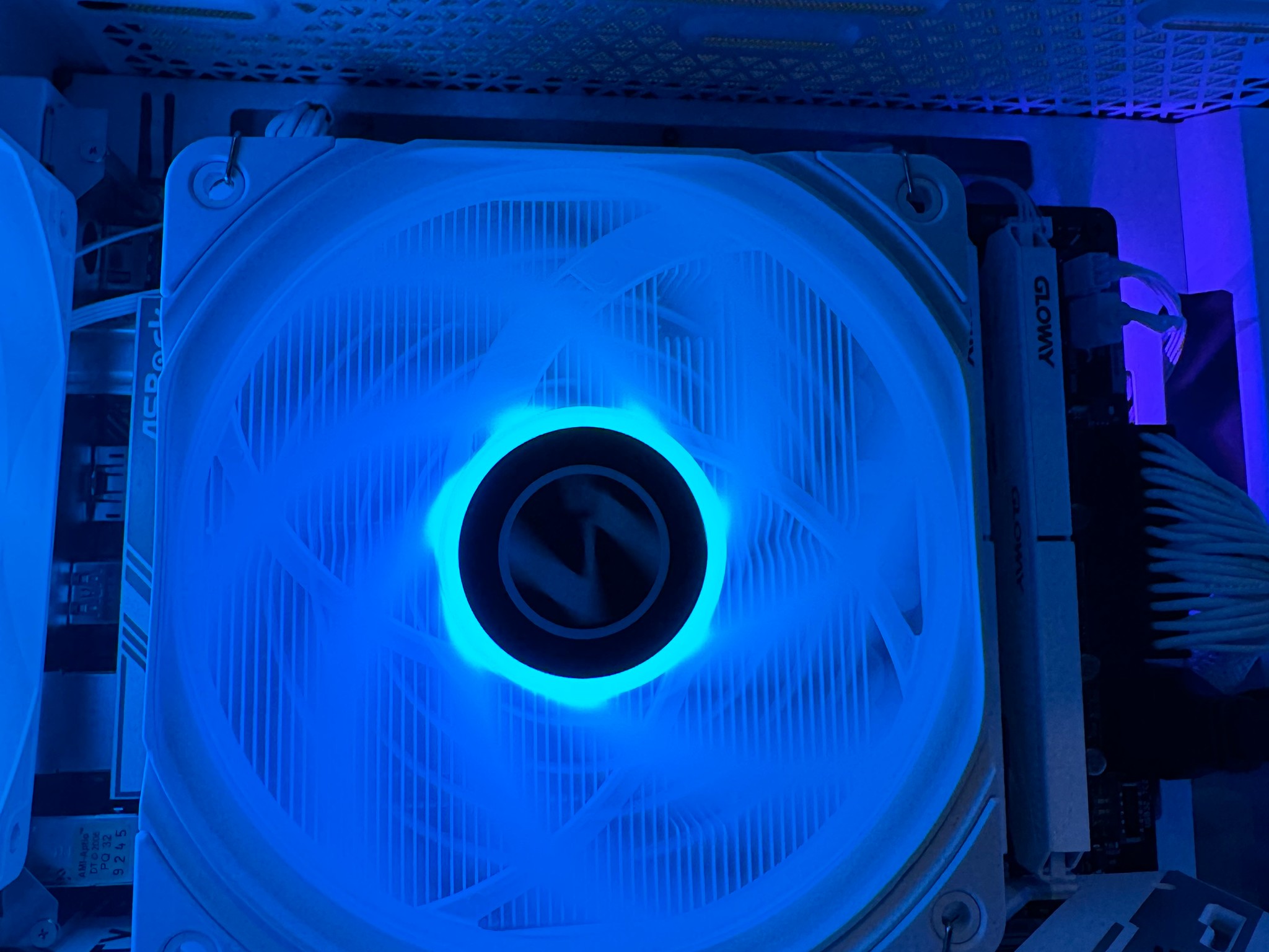 Clearance “Snow Wolf” Intel Core i5-12600KF, 4070 super, 32 gb DDR4, 1TB ssd, and 4TB Hd with WiFi