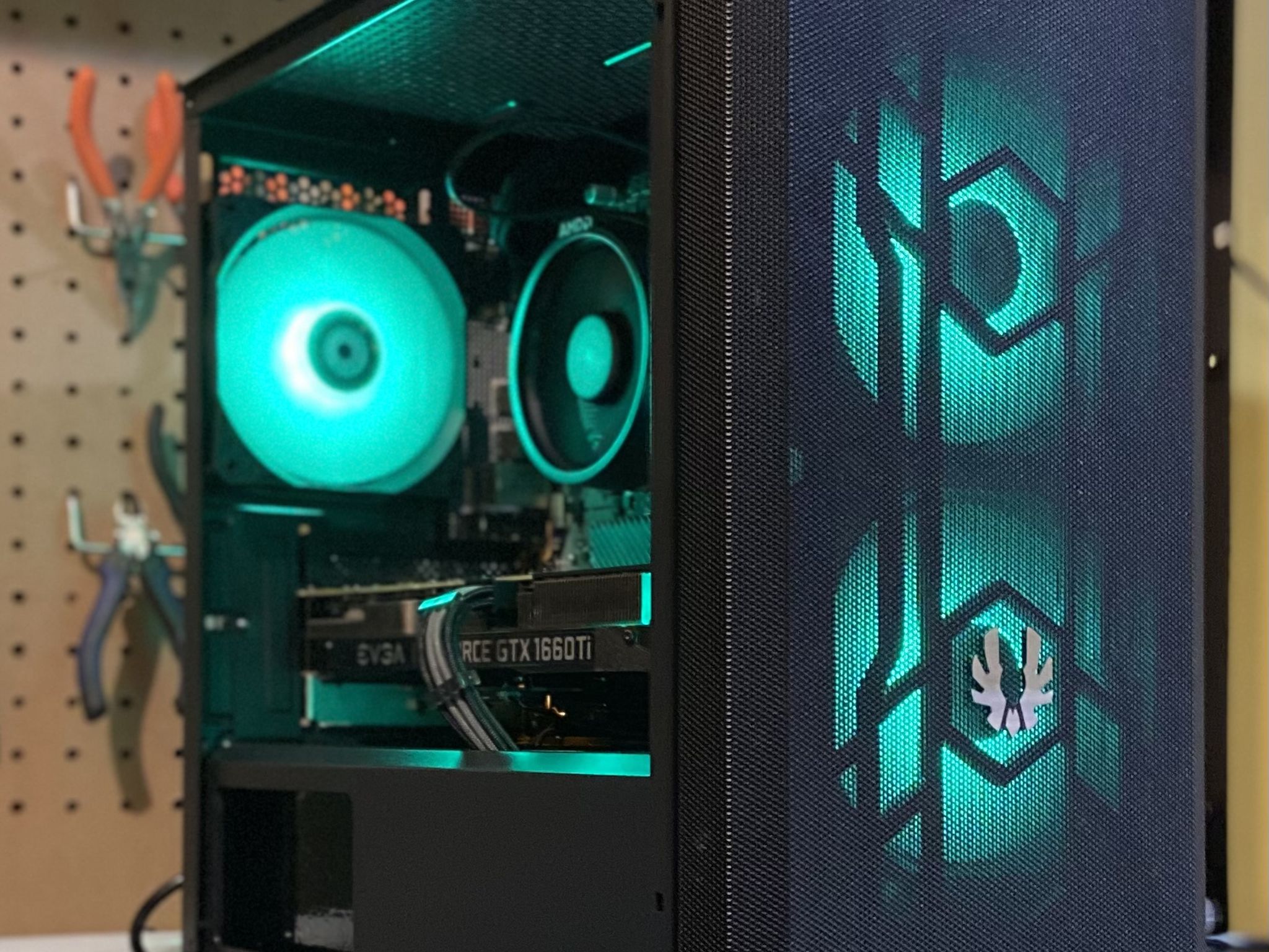 Ryzen 5 3600 || GTX 1660ti || 16GB RAM || 1TB NVMe || WiFi/BT