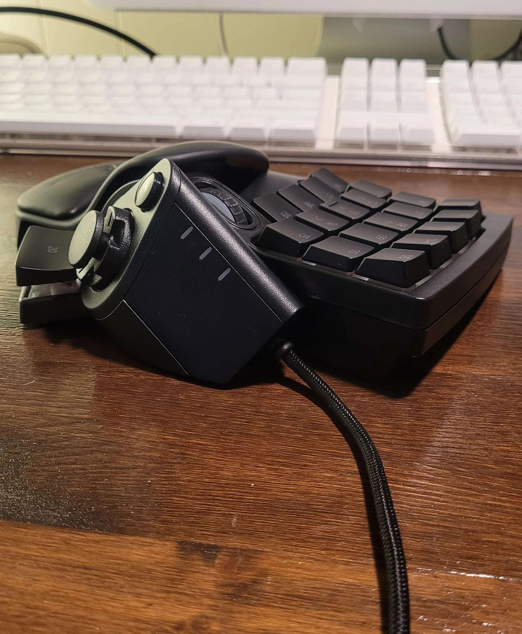 Razer Tartarus V2 One Handed Keyboard