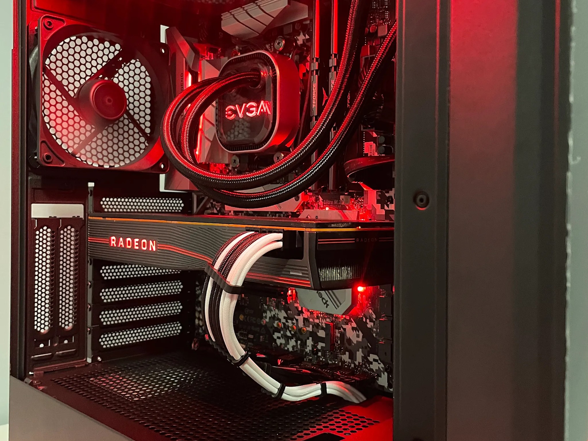 Redline 🏎️III: Ryzen 5 3600, RX 5700xt Gaming PC 