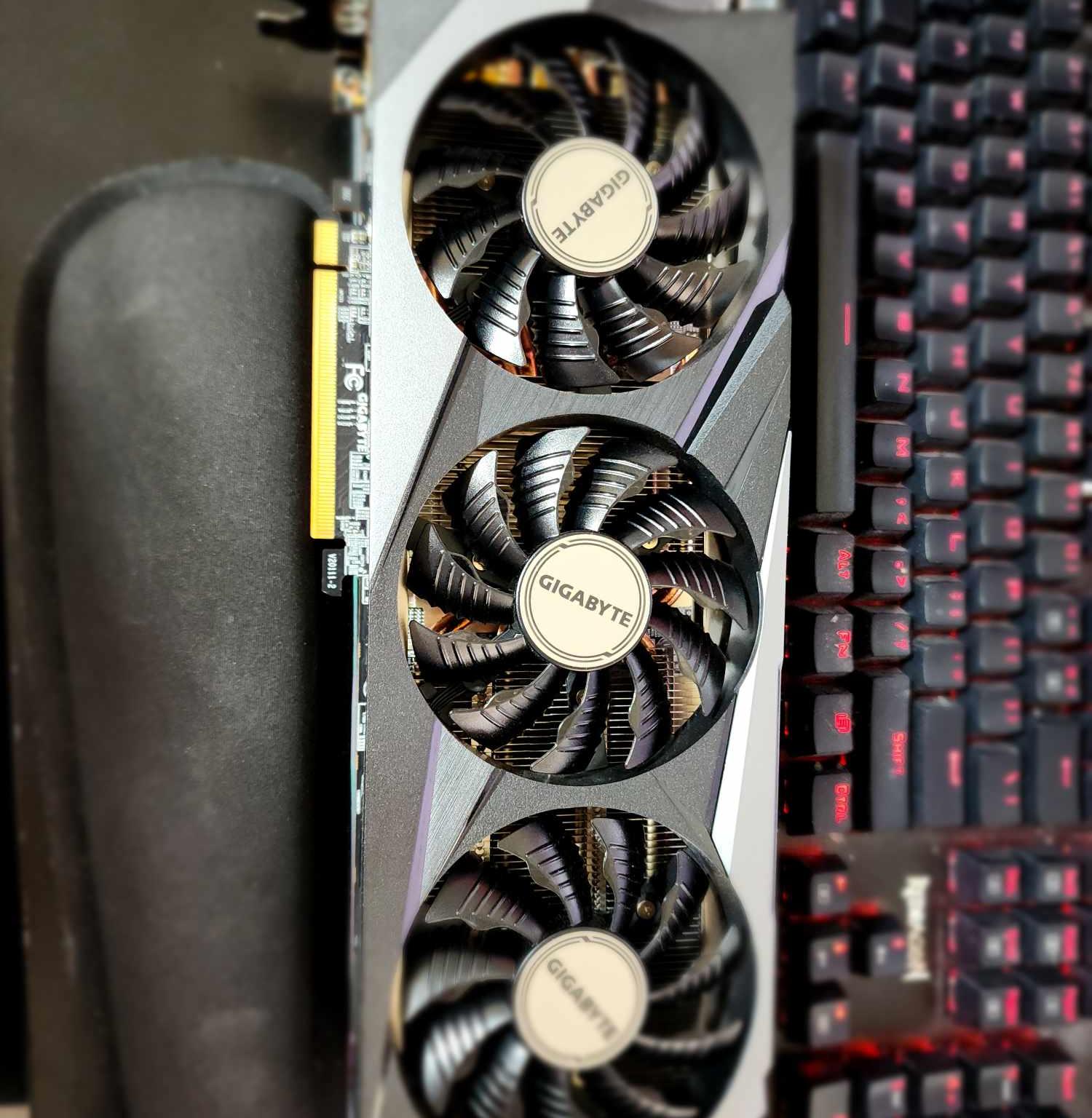GIGABYTE Radeon RX 6800 GAMING OC 16G Graphics Card TOP TIER GAMING GPU