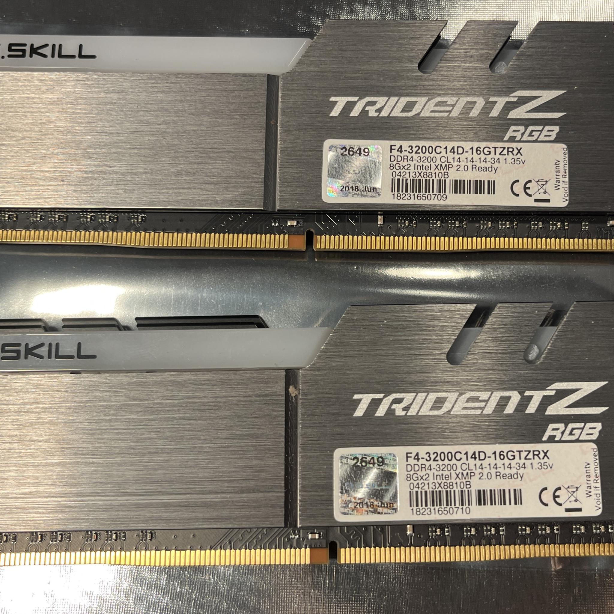 G.SKILL TridentZ RGB 16GB (2x8GB) 3200 MHz Samsung B-Die AMD F4-3200C14D-16GTZRX