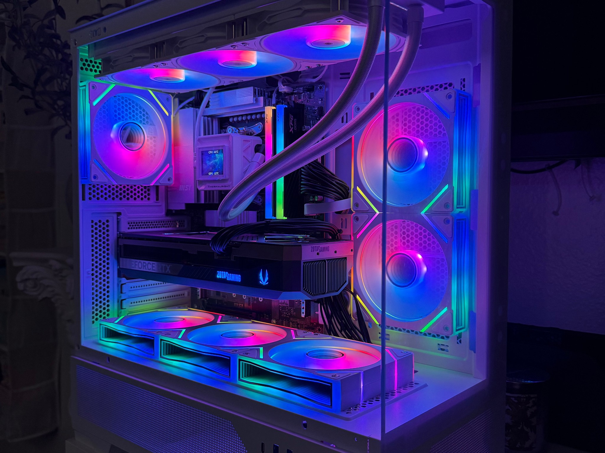 White Gaming Pc Computer Desktop Ryzen 7 9800X3D / RTX 5080 16GB