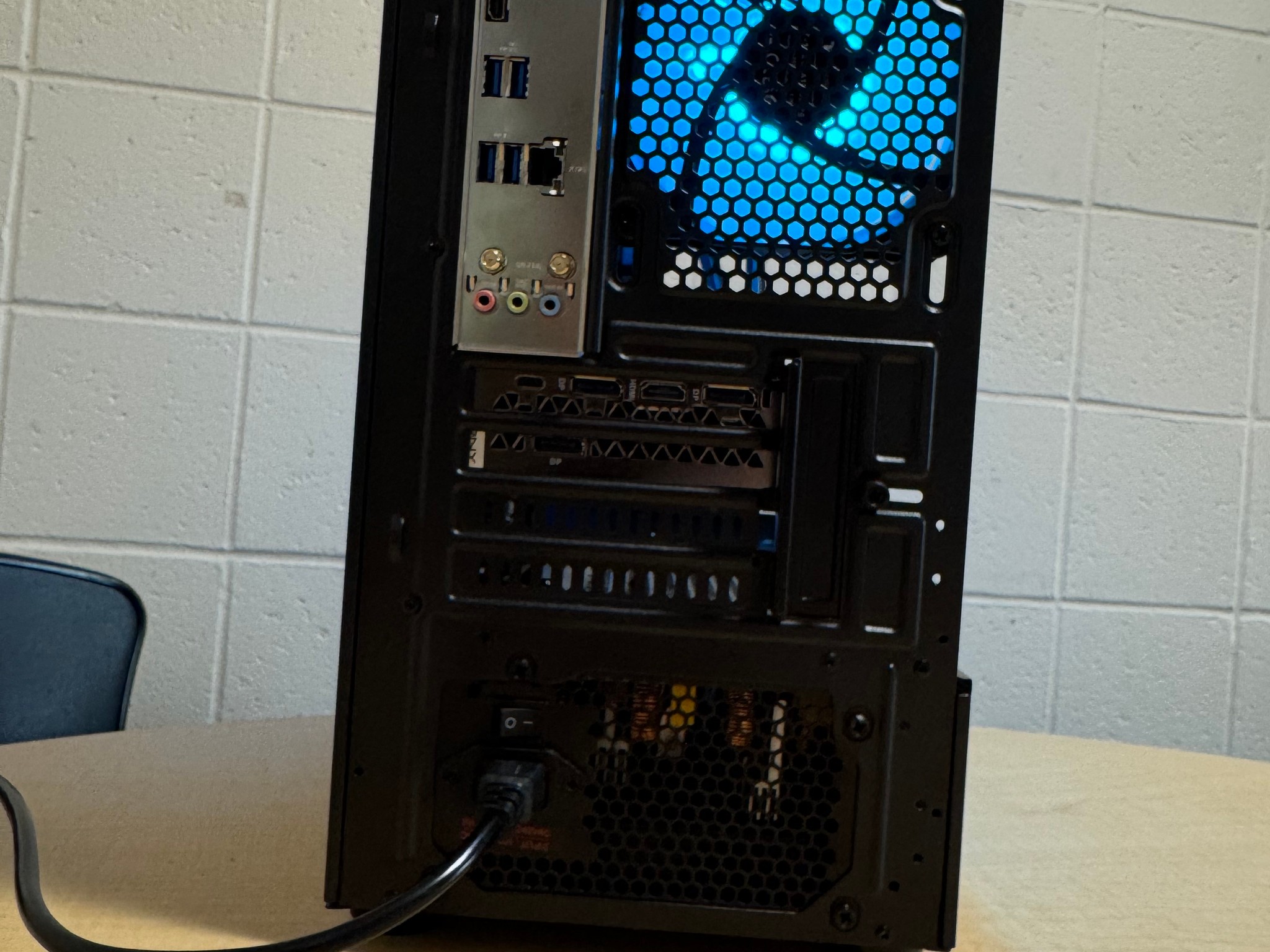 Elite Gaming & Creator Rig | i9-12900K | RTX 2080 Ti | LCD Screen | 32GB | 2TB NVMe