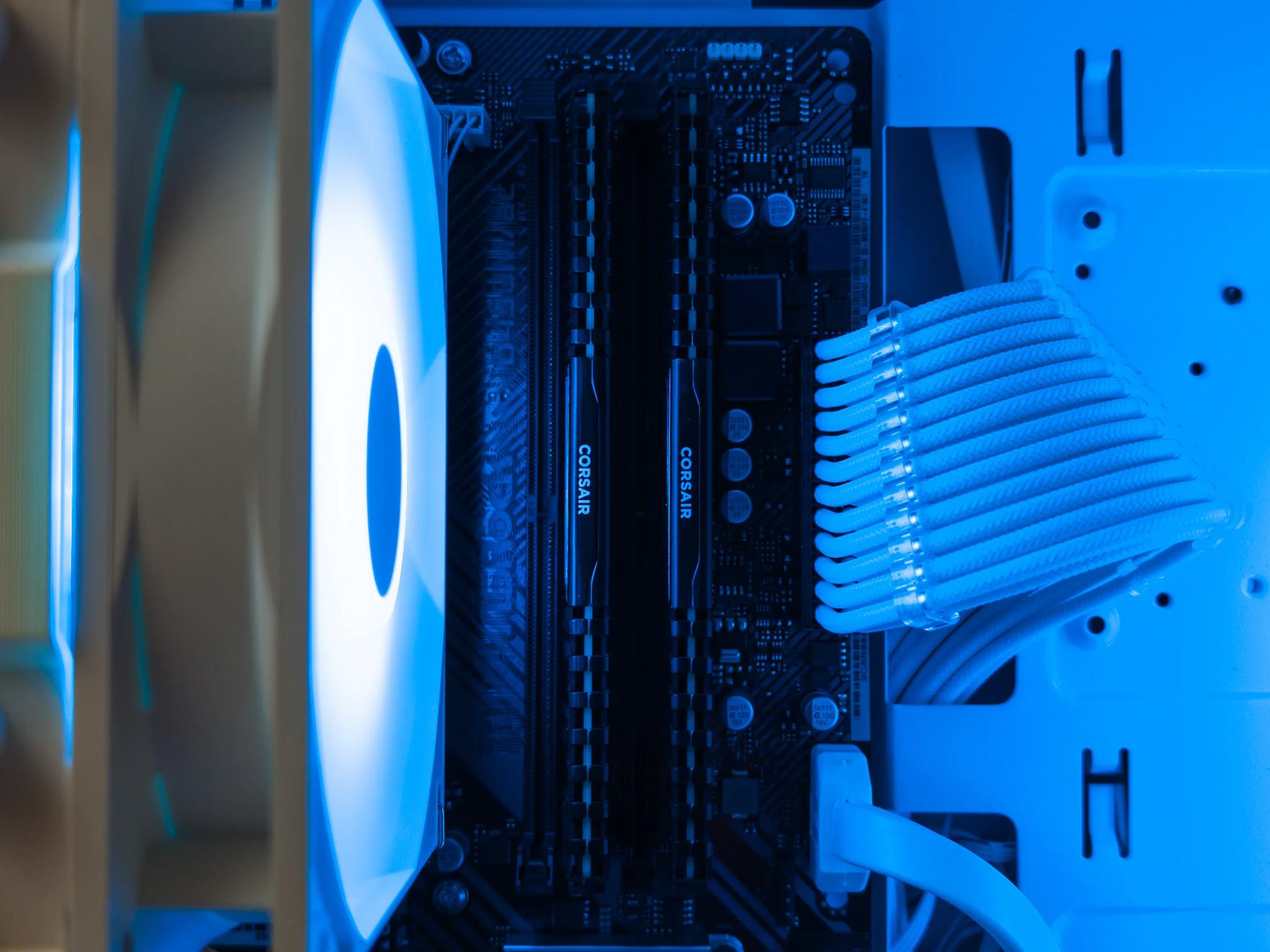 🤍🖤 RTX 4060 / Ryzen 7 3700X / 32GB Gaming PC 🖤🤍
