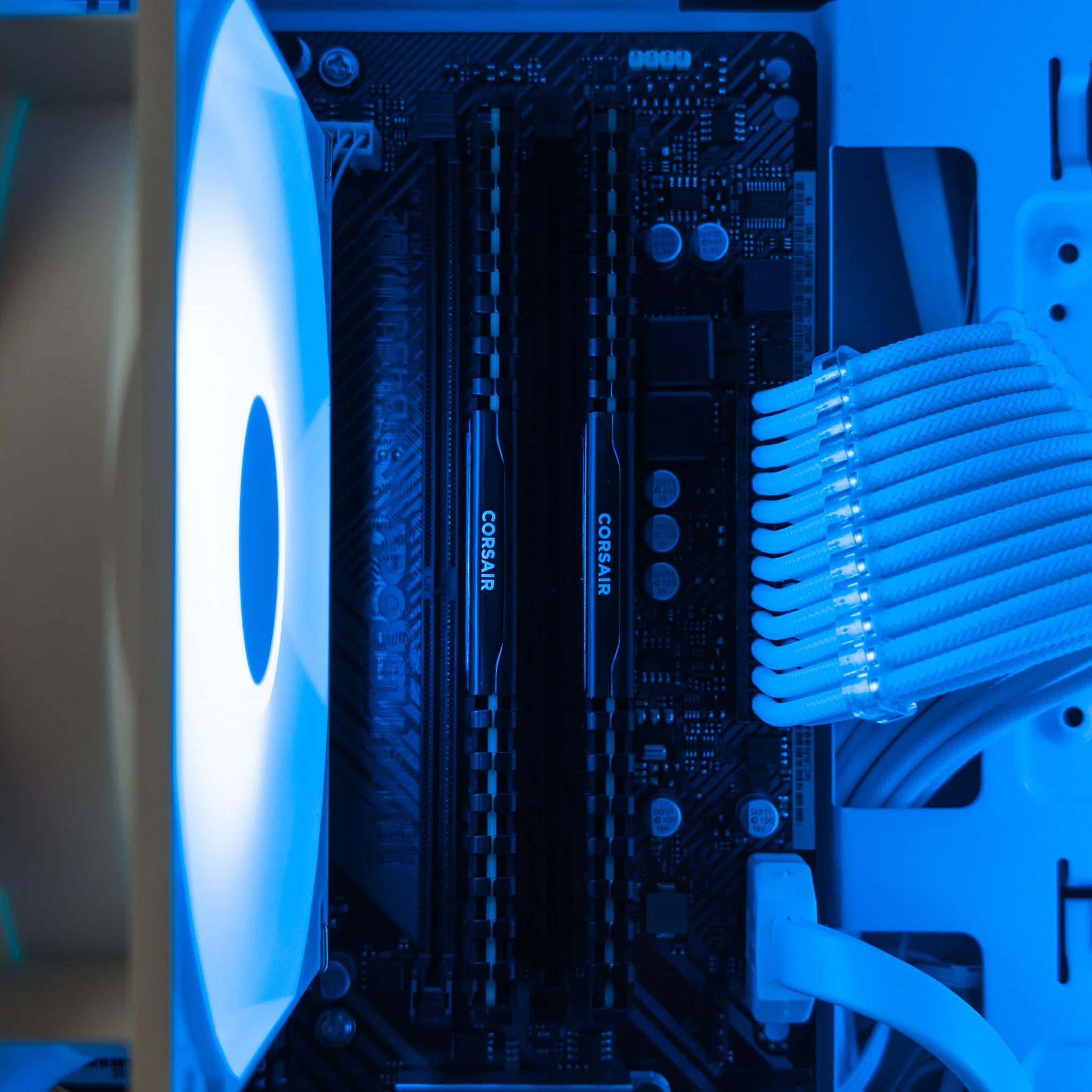 🤍🖤 RTX 4060 / Ryzen 7 3700X / 32GB Gaming PC 🖤🤍
