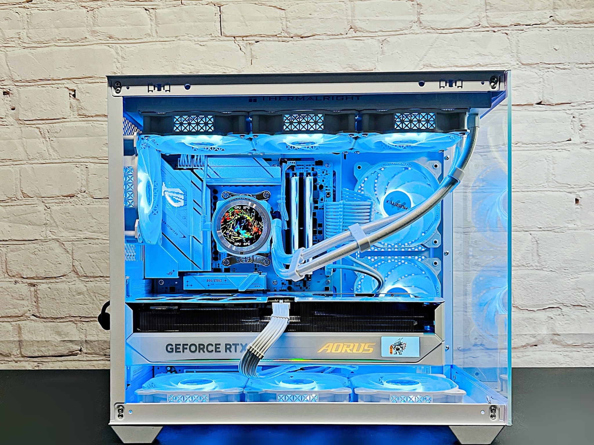 5080 AORUS MASTER ICE Ryzen 7 9800X3D 32GB DDR5 2TB M.2 WIFI 7 Win 11 Pro
