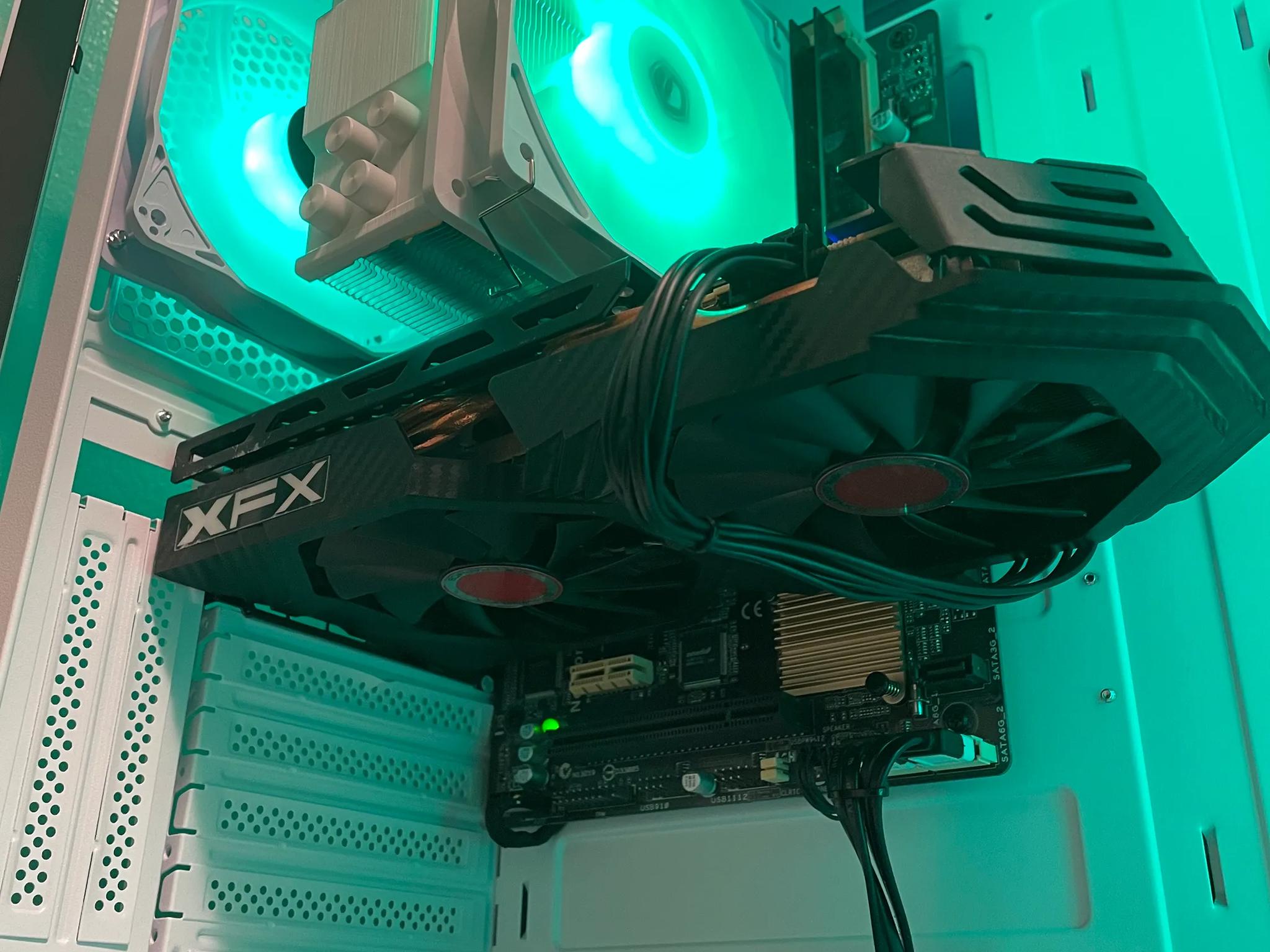 PRO Glass Gaming PC | Intel i5 / Amd RX580 / 8GB / 600GB Win 10 Pro WiFi