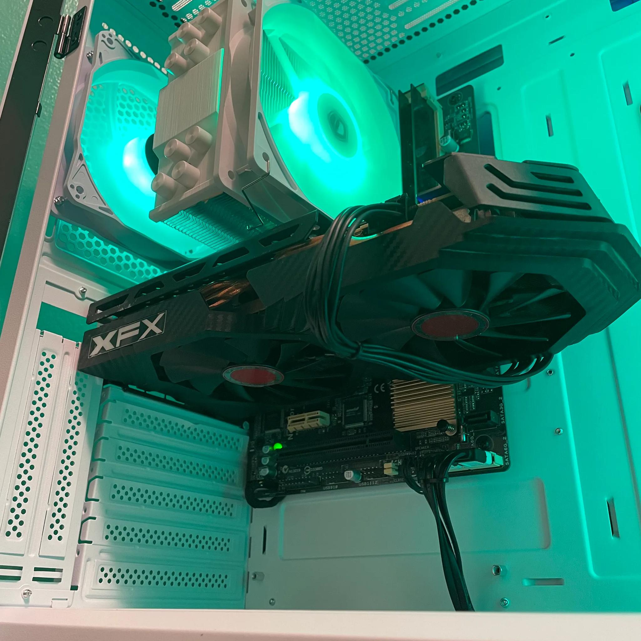 PRO Glass Gaming PC | Intel i5 / Amd RX580 / 8GB / 600GB Win 10 Pro WiFi