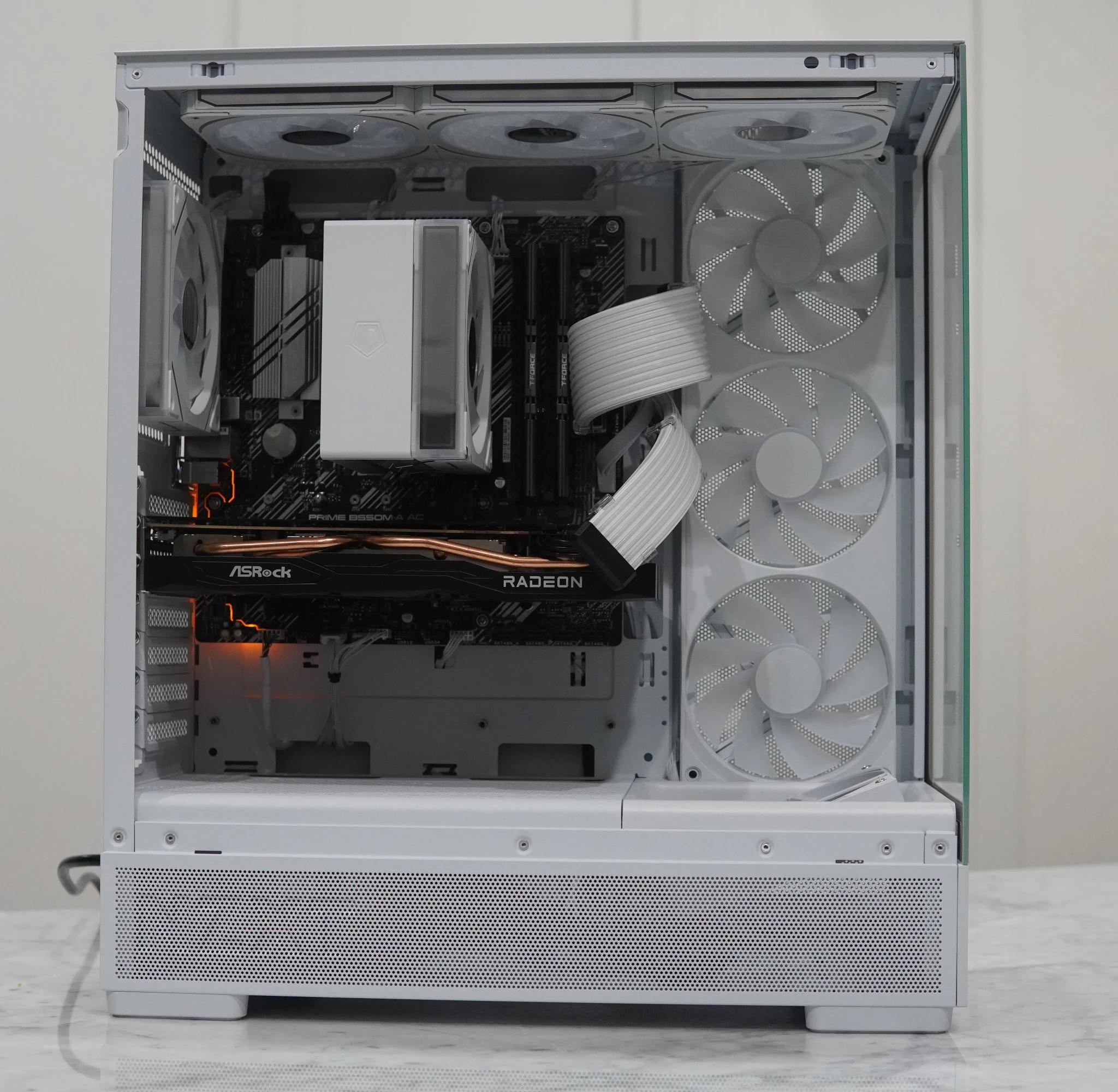RX 6700 XT, Ryzen 7 3700X White Gaming PC