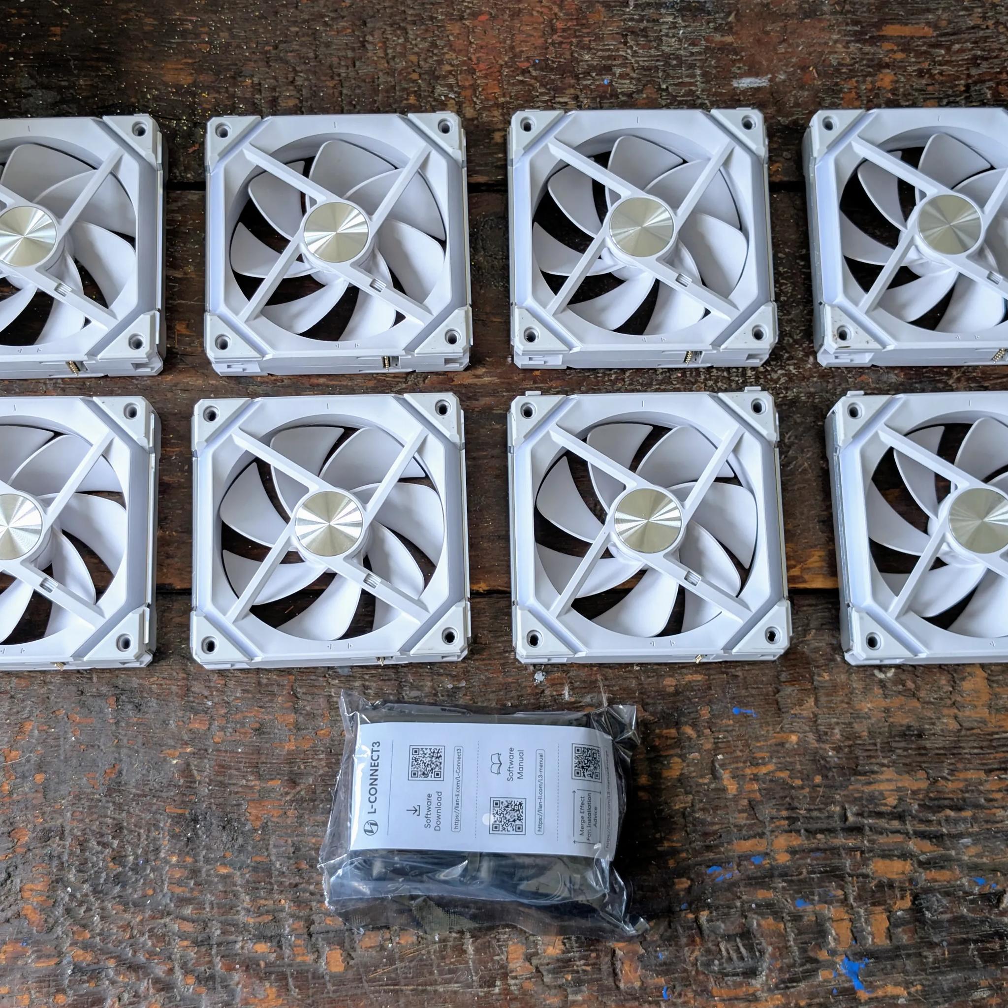 8 Pack Lian Li UNI ARGB White Case Fans
