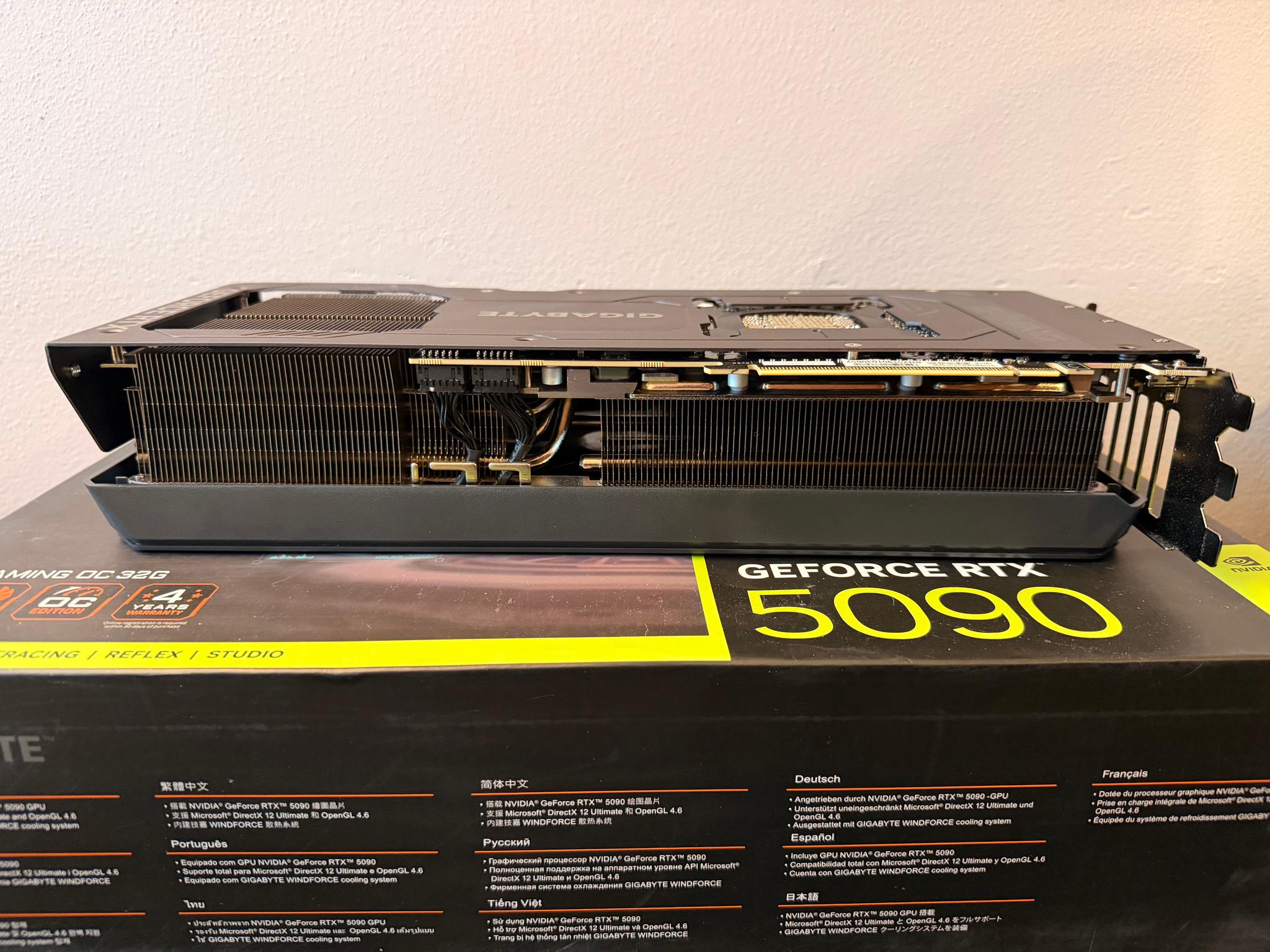 Barely Used GIGABYTE GeForce RTX 5090 GAMING OC 32GB