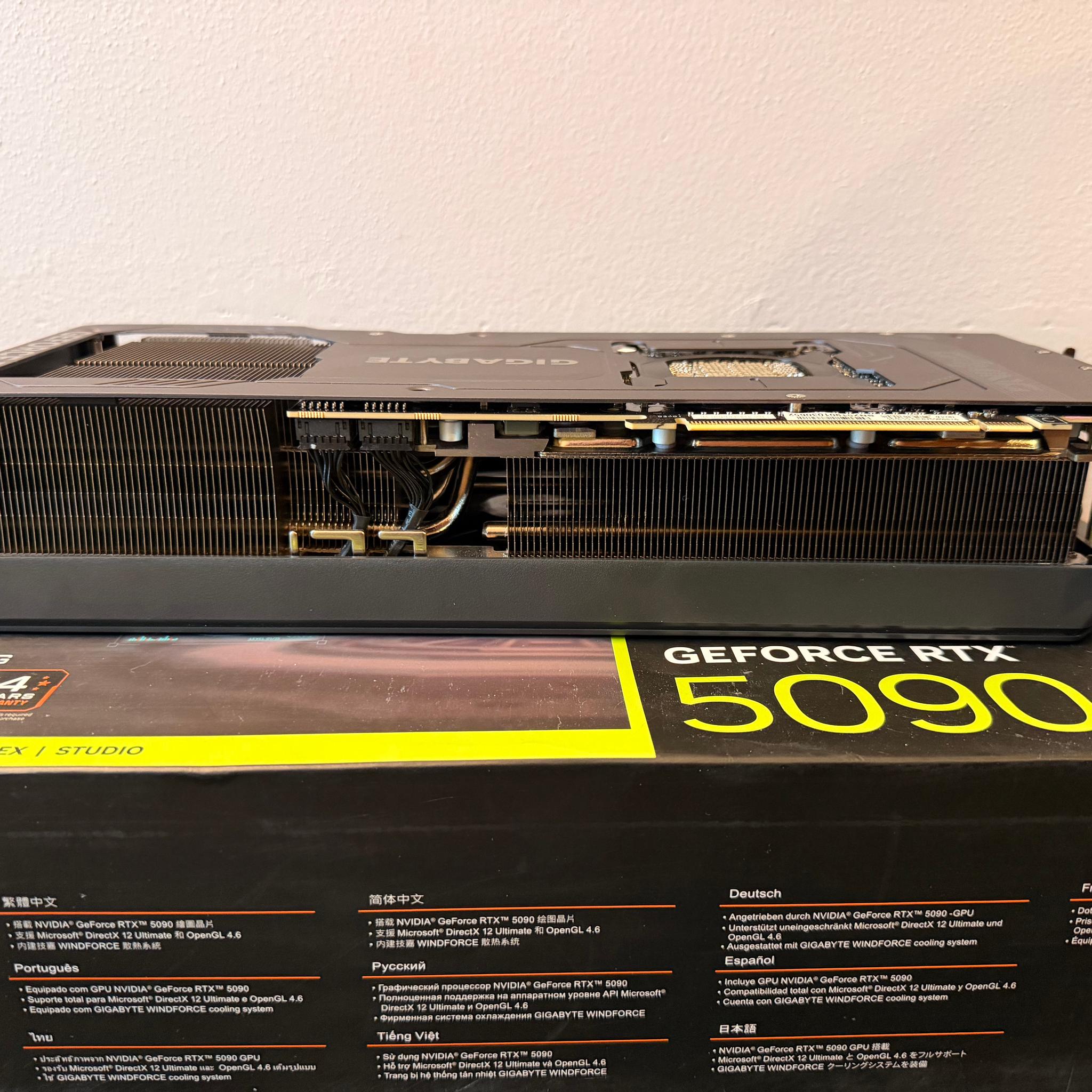 Barely Used GIGABYTE GeForce RTX 5090 GAMING OC 32GB