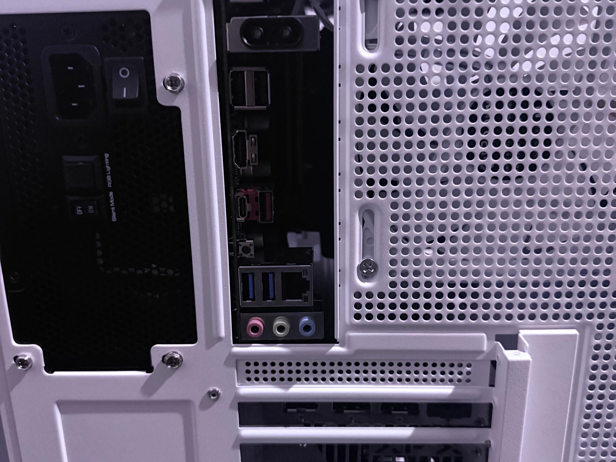 ❄️"Arctic Aurora"🌈 | 4K Gaming | RX 9070XT 16GB | Ryzen 7 5800X3D | 32GB Ram | 2TB+2GB SSD