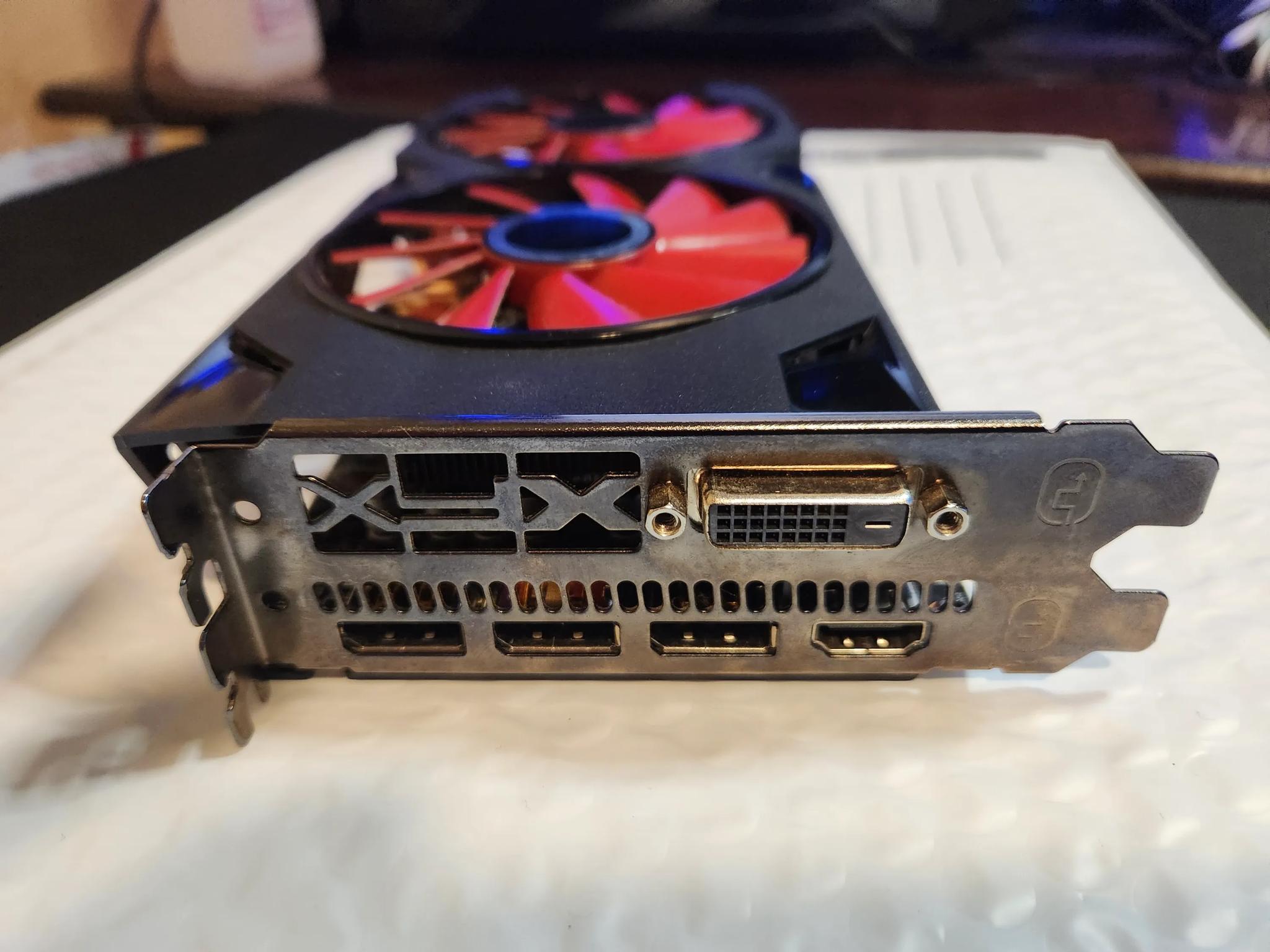 XFX Radeon RX 570 4GB | Very Clean