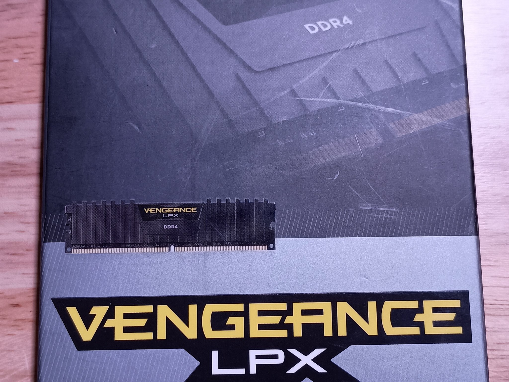 32GB DDR4 2133mhz - Corsair Vengeance LPX 4x8gb memory kit CL13