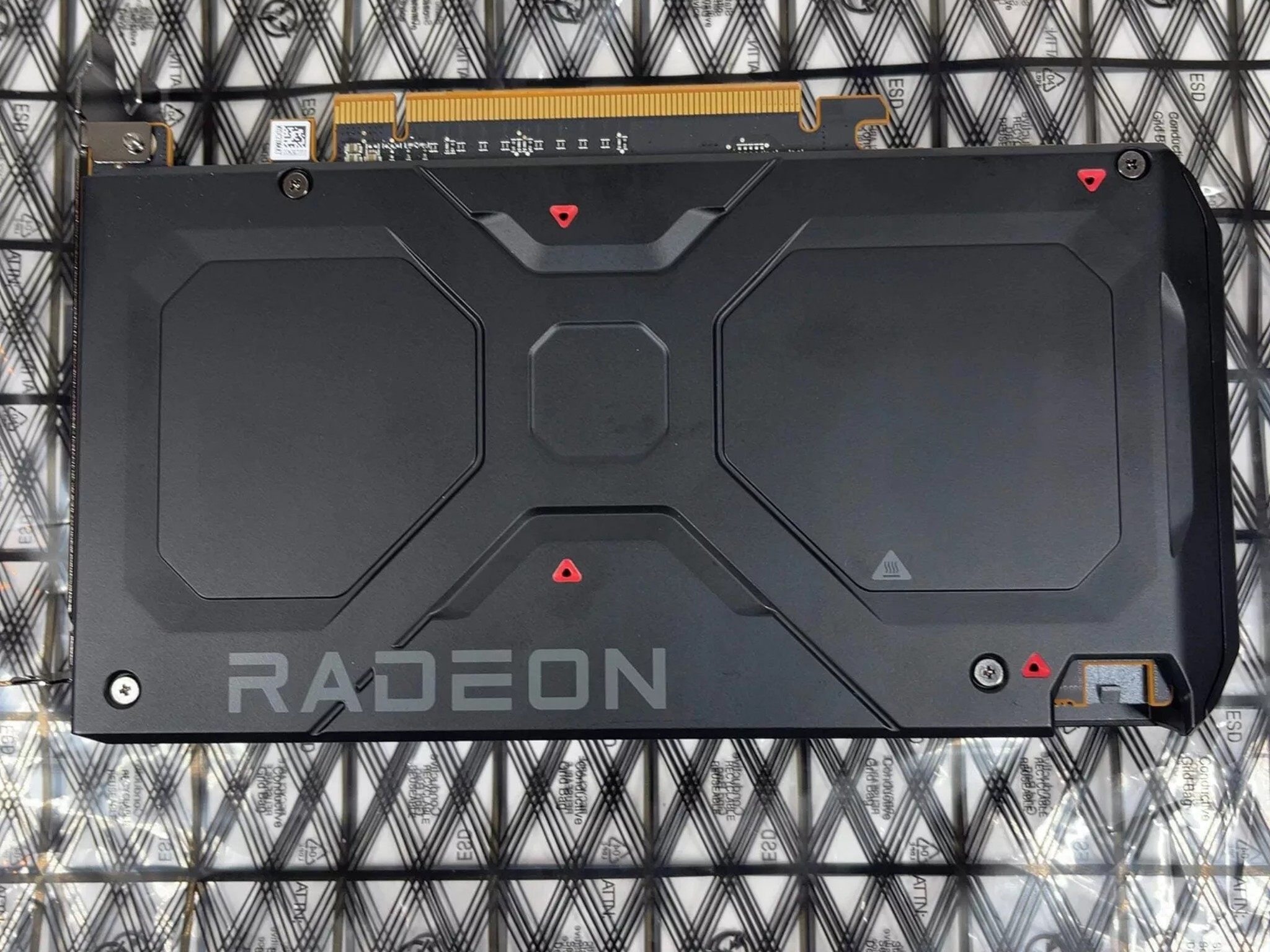 AMD Radeon RX 7600 Reference version