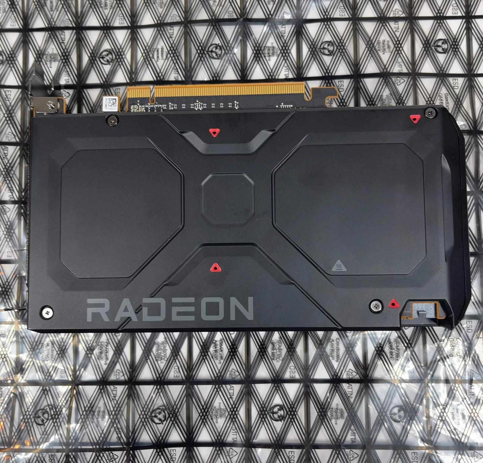 AMD Radeon RX 7600 Reference version