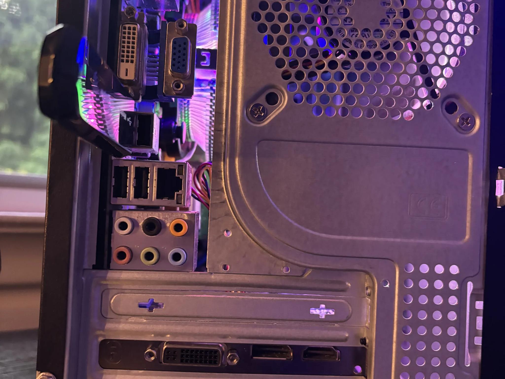 GAMING PC QUAD CORE 7GB RADEON R7 370 RGB Lighting RGB Fans Comnputer