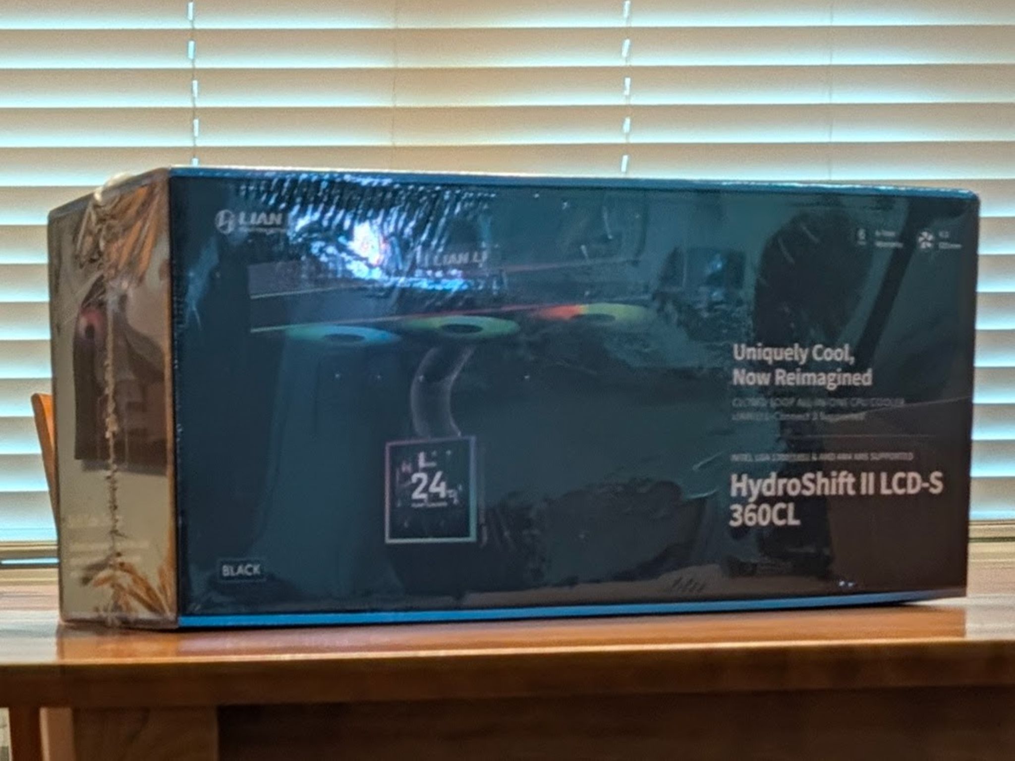 BNIB Lian Li Hydroshift II LCD-S 360CL