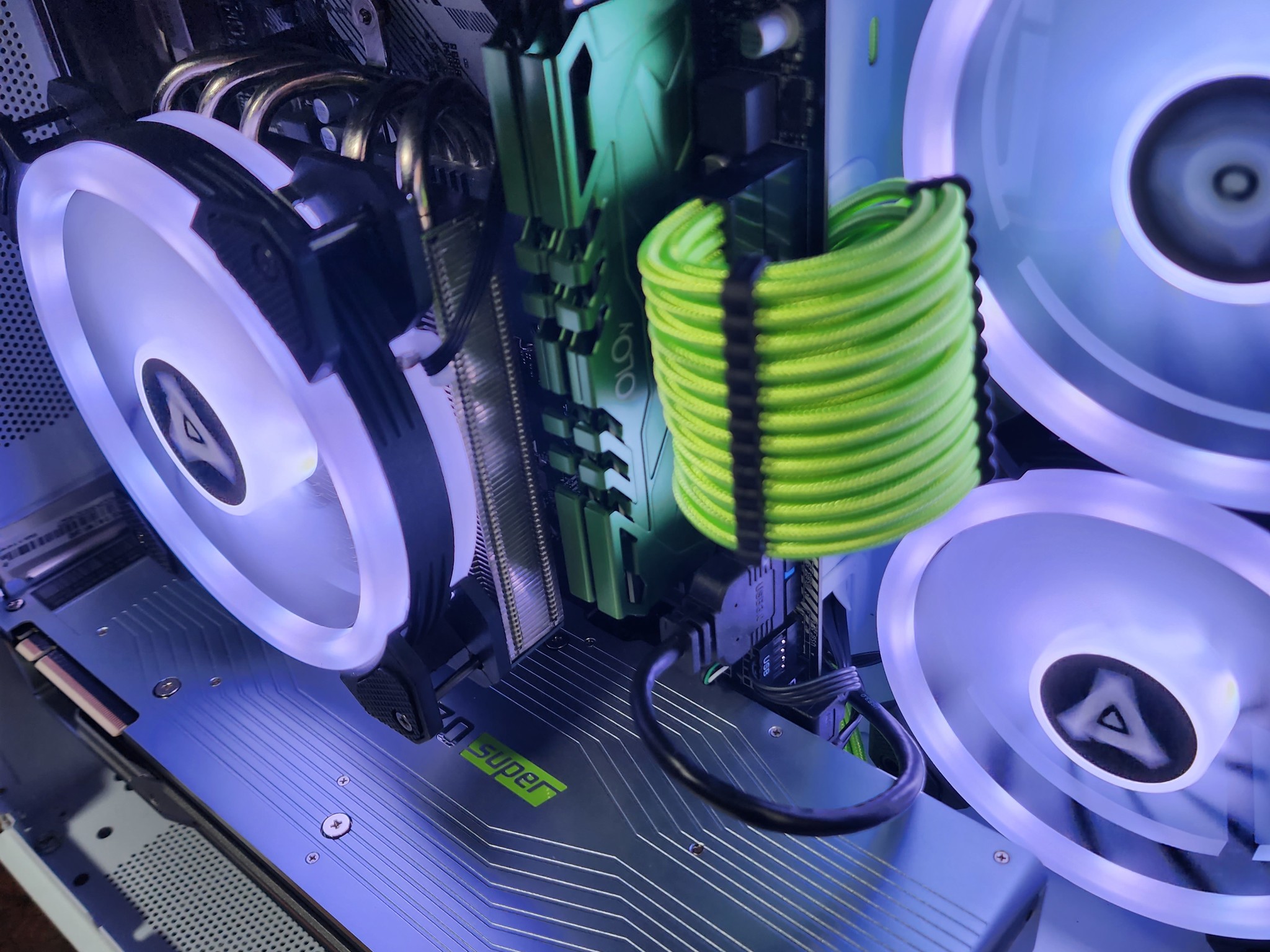 🤍💚🤍 AMD Ryzen 5 3500X // Nvidia GeForce RTX 2070 Super 8GB // OLOy 16GB 3200MHz