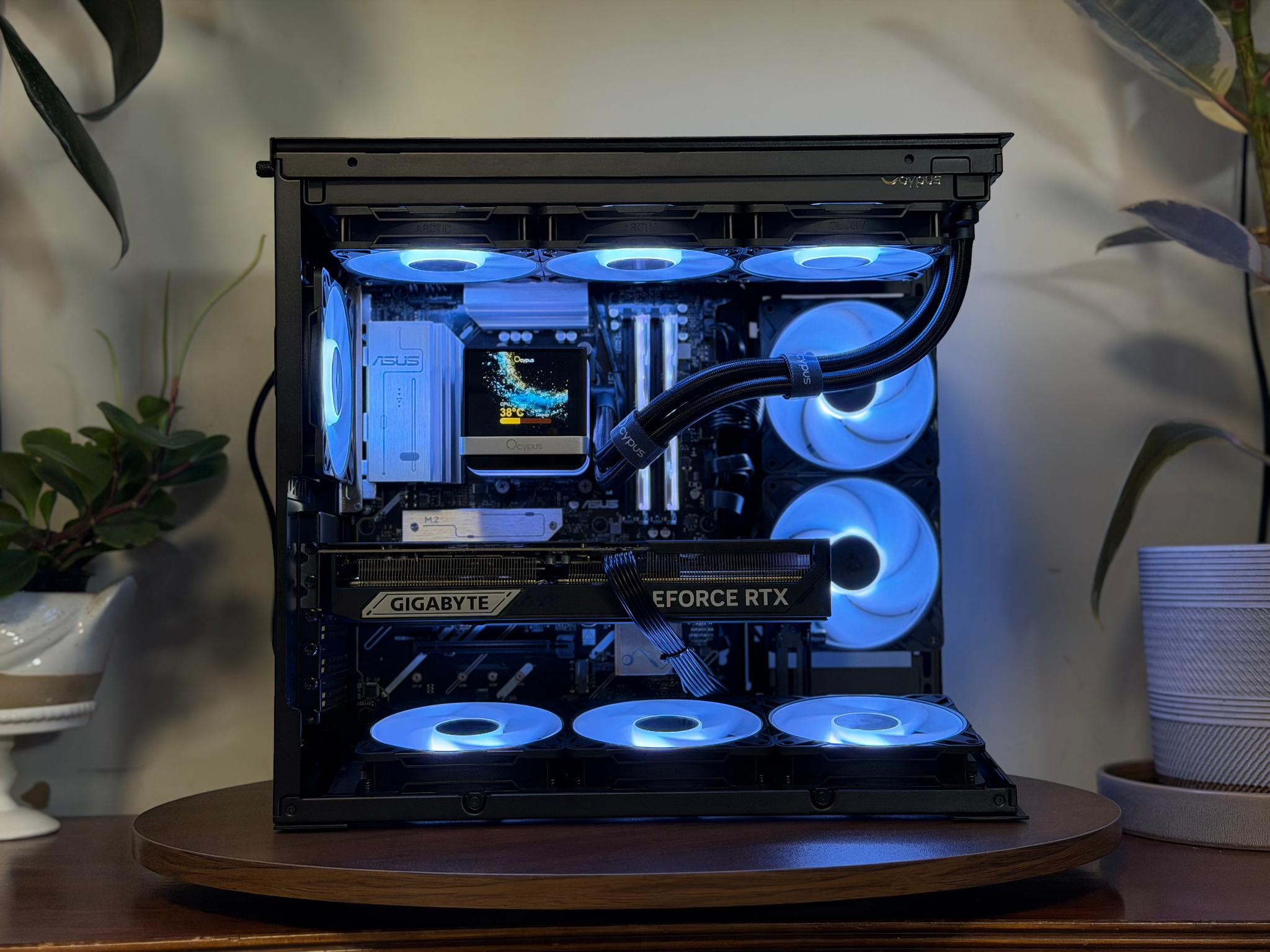 RTX 5080 Windforce OC SFF | Ryzen 7 9800X3D | 32GB DDR5 | B850 | 4TB SSD | 1000W Custom Gaming PC