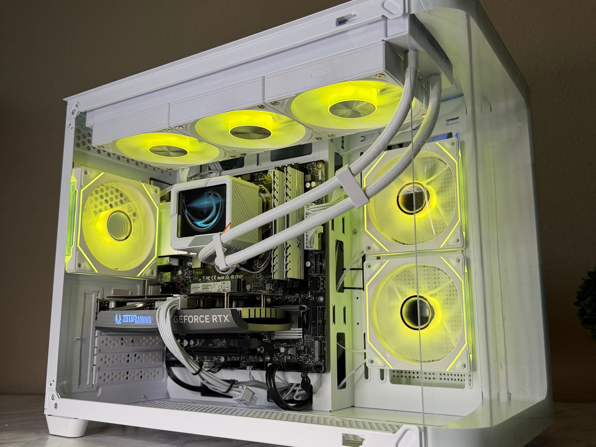rtx 4060 | ryzen 7 3800x | 512gb | 16gb ram| gaming pc