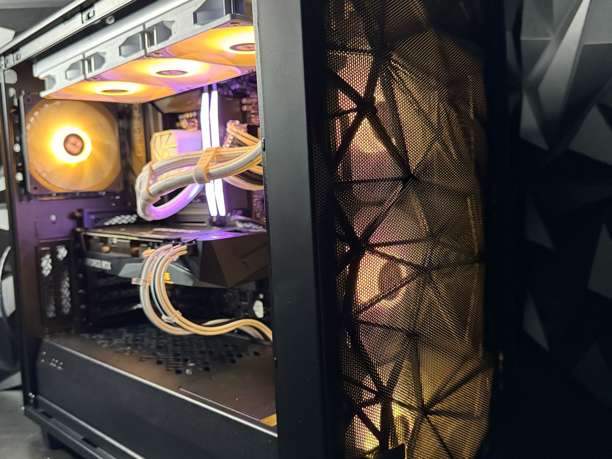 🎰 The Jackpot 777 🎰 Ryzen 7 7700X| RTZ 3070| 32 GB DDR5| 1.5 TB NVMe