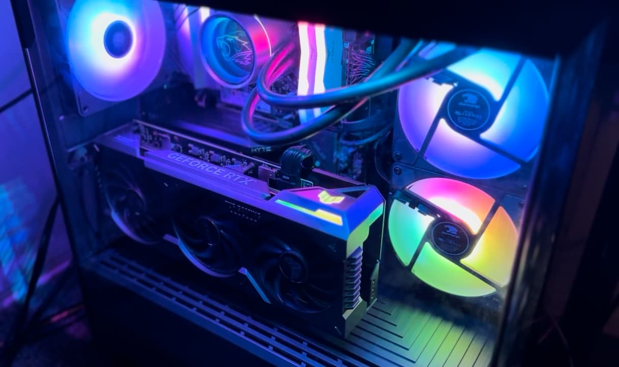 i7-13700KF RTX 4070 Ti 12GB 32GB DDR5 5600MHz RAM 2TB M.2 NVMe SSD Prebuilt Gaming PC (iBuyPower)