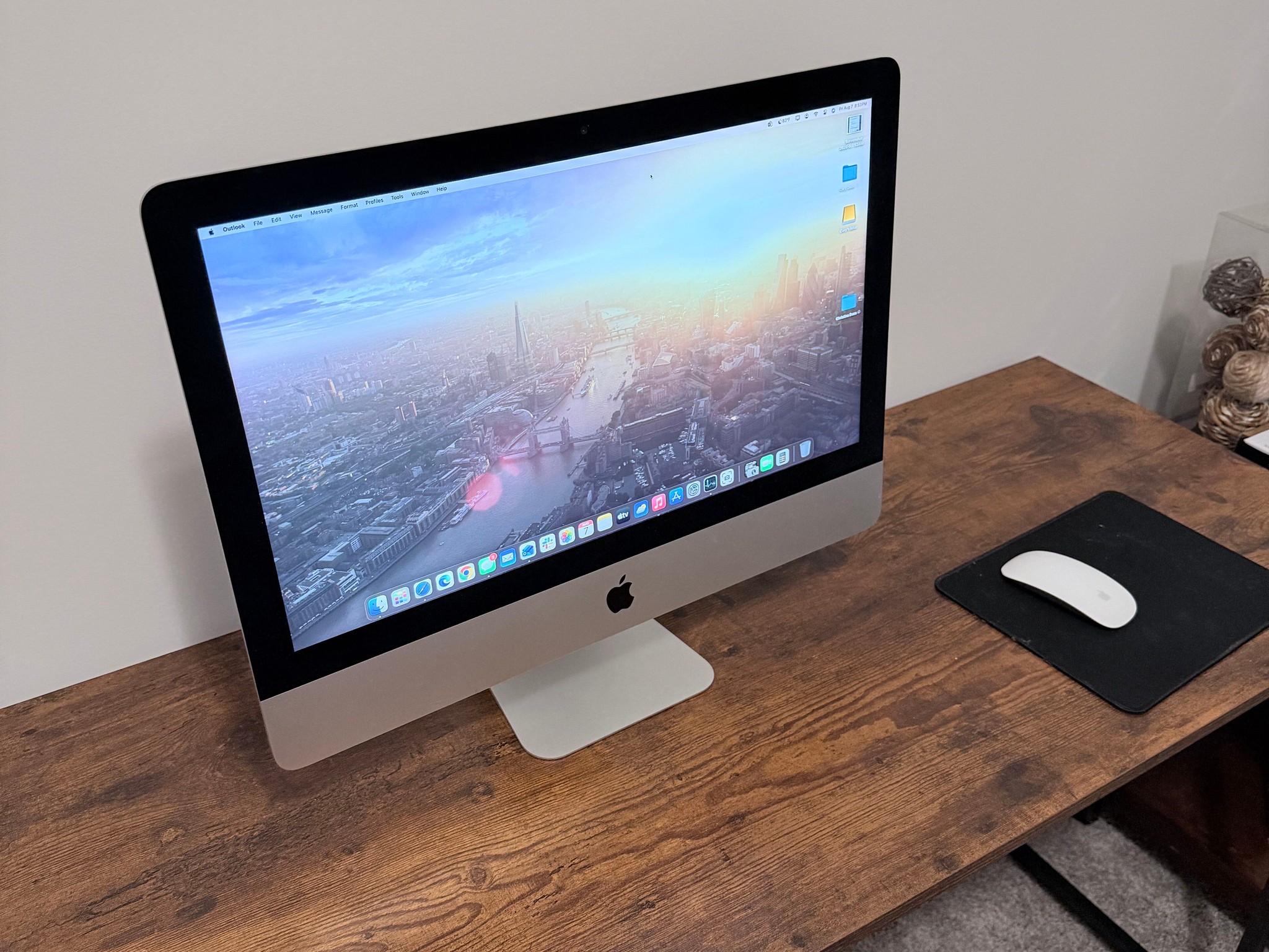 2019 Apple iMac 21.5" Retina 4K i3 3.6GHz 32GB RAM 512GB SSD Radeon 555X