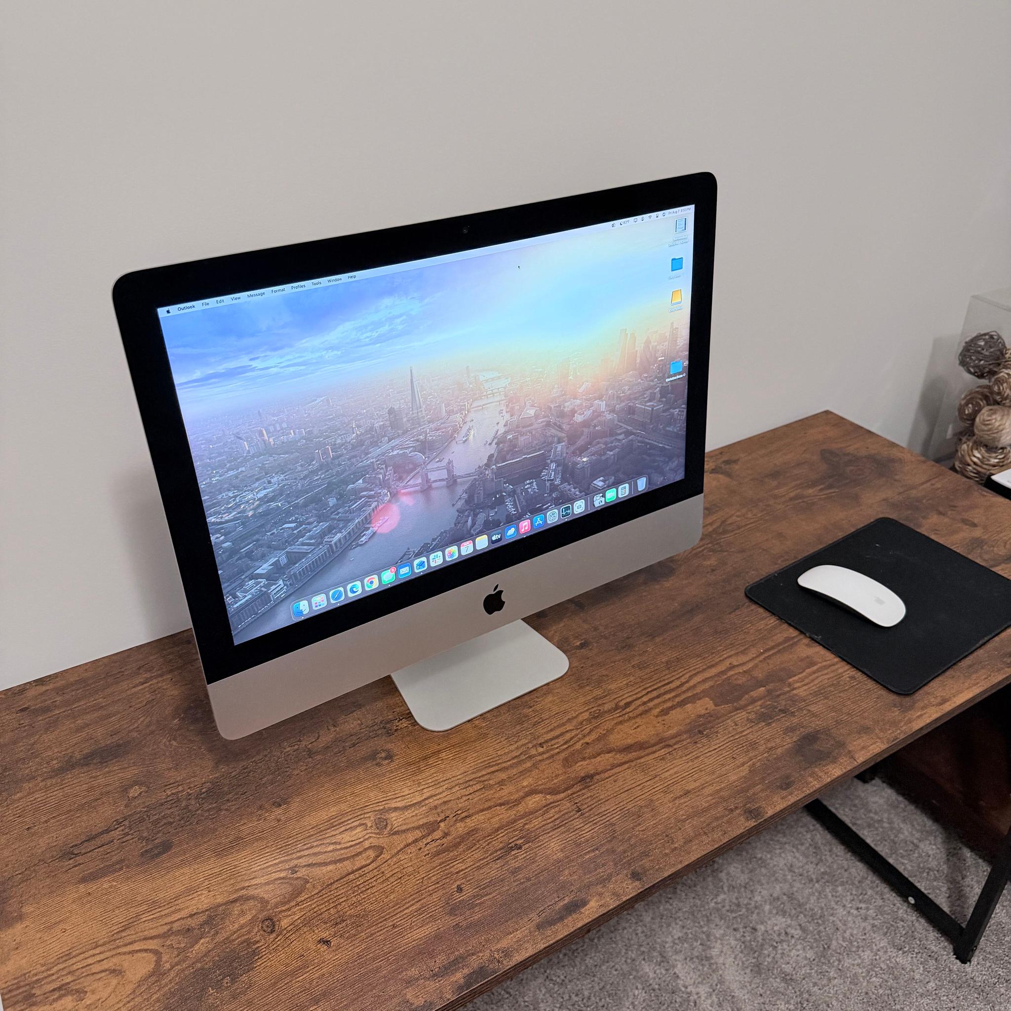 2019 Apple iMac 21.5" Retina 4K i3 3.6GHz 32GB RAM 512GB SSD Radeon 555X
