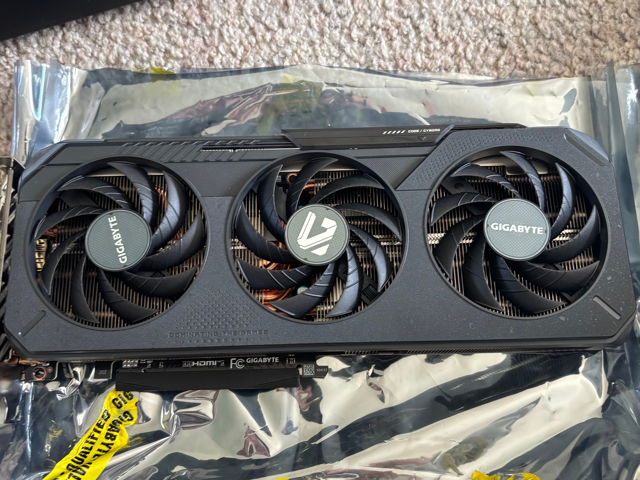 Gigabyte AMD Radeon RX 9060 XT Gaming OC 8 GB