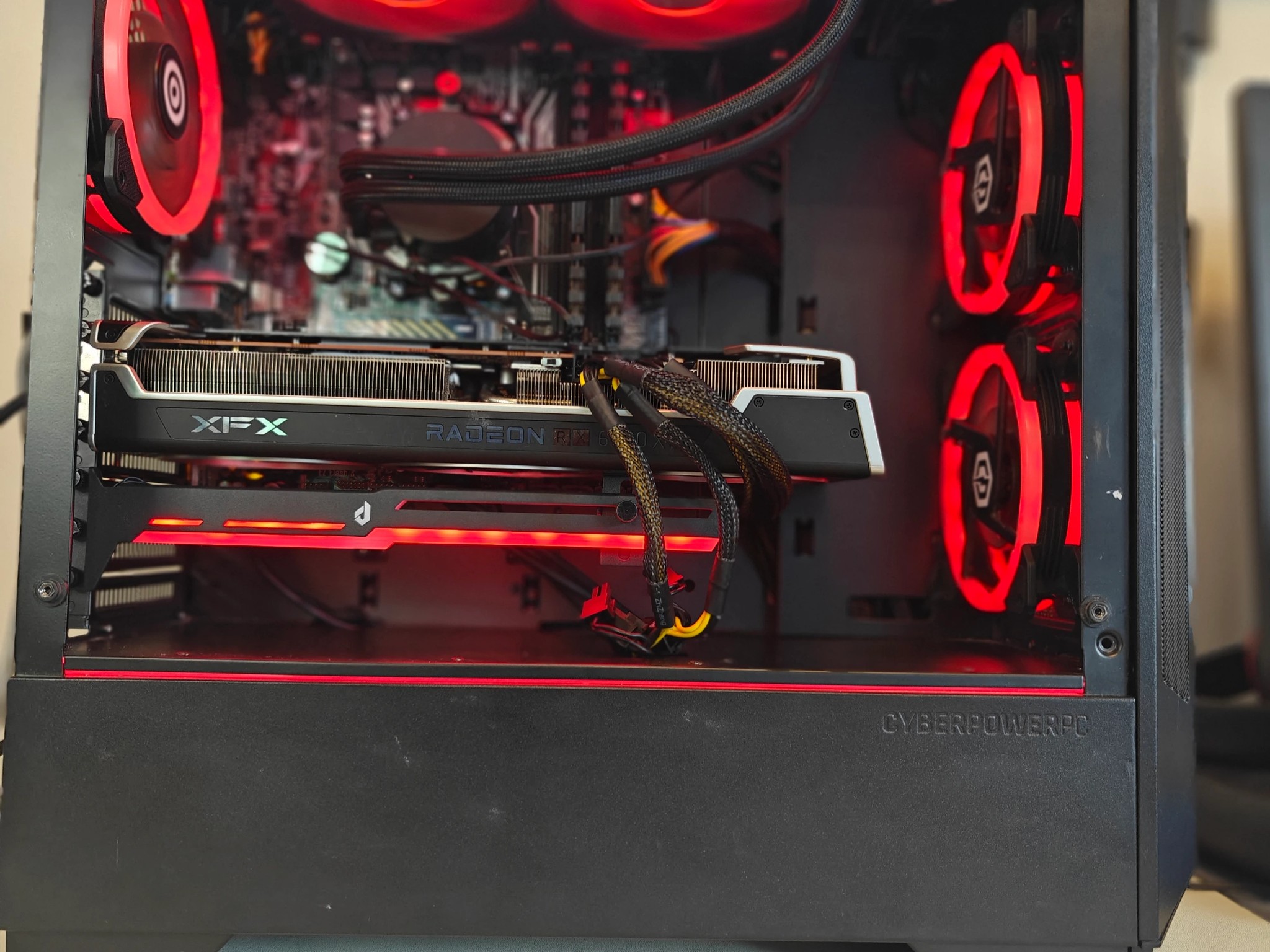 Lightning Recharged ⚡🕶️🏷️ | Ryzen 7 5700X3D | Radeon RX 6700 XT | 32GB DDR4 RAM | 1TB NVMe SSD