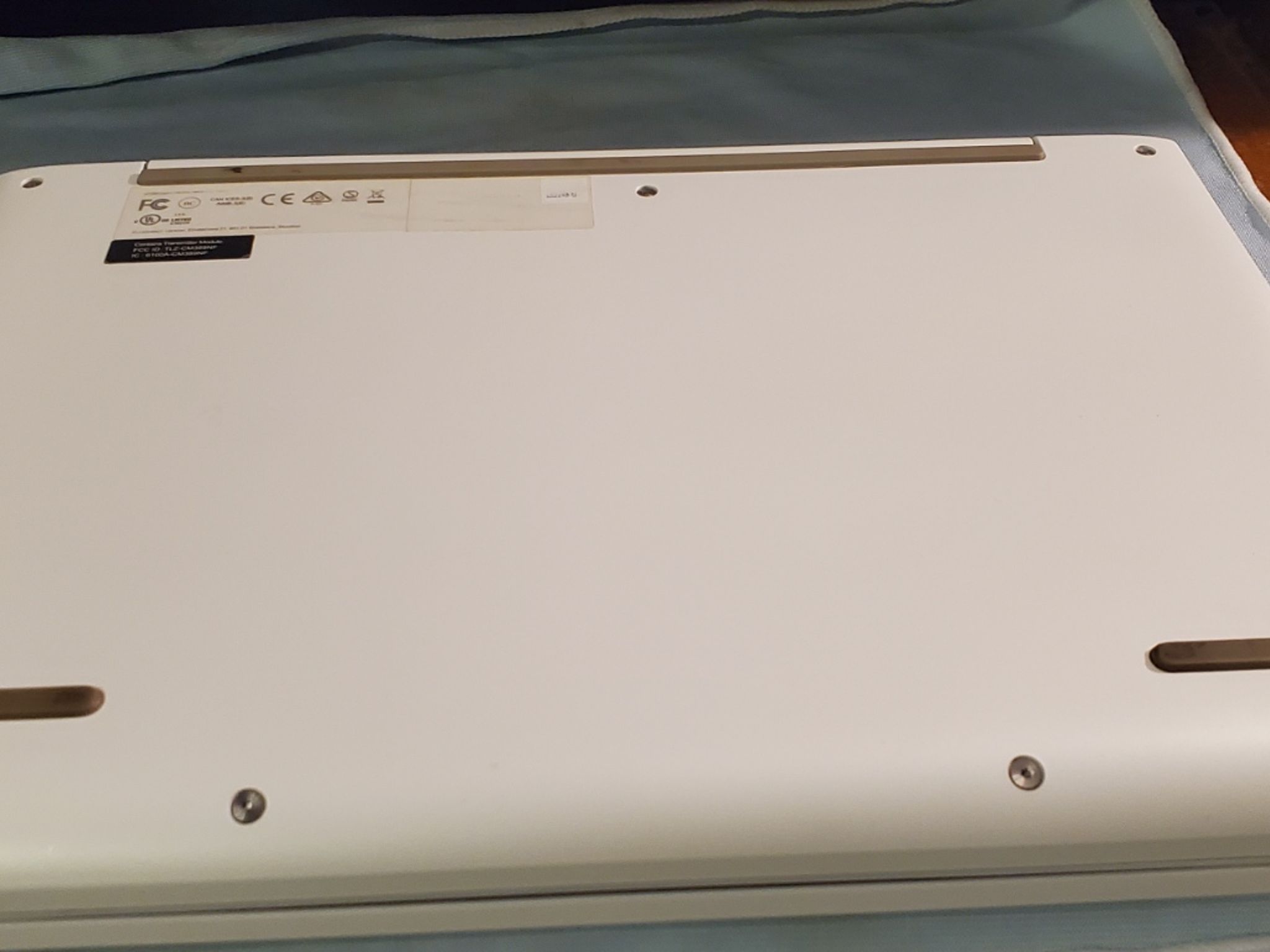 Lenovo IdeaPad C330 2-in-1 Touchscreen Chromebook 11.6" w/ Charger