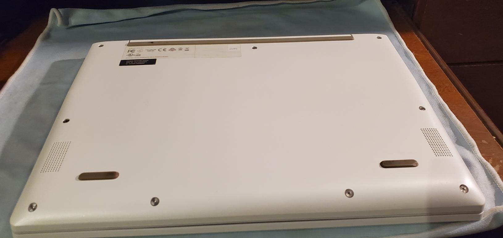Lenovo IdeaPad C330 2-in-1 Touchscreen Chromebook 11.6" w/ Charger