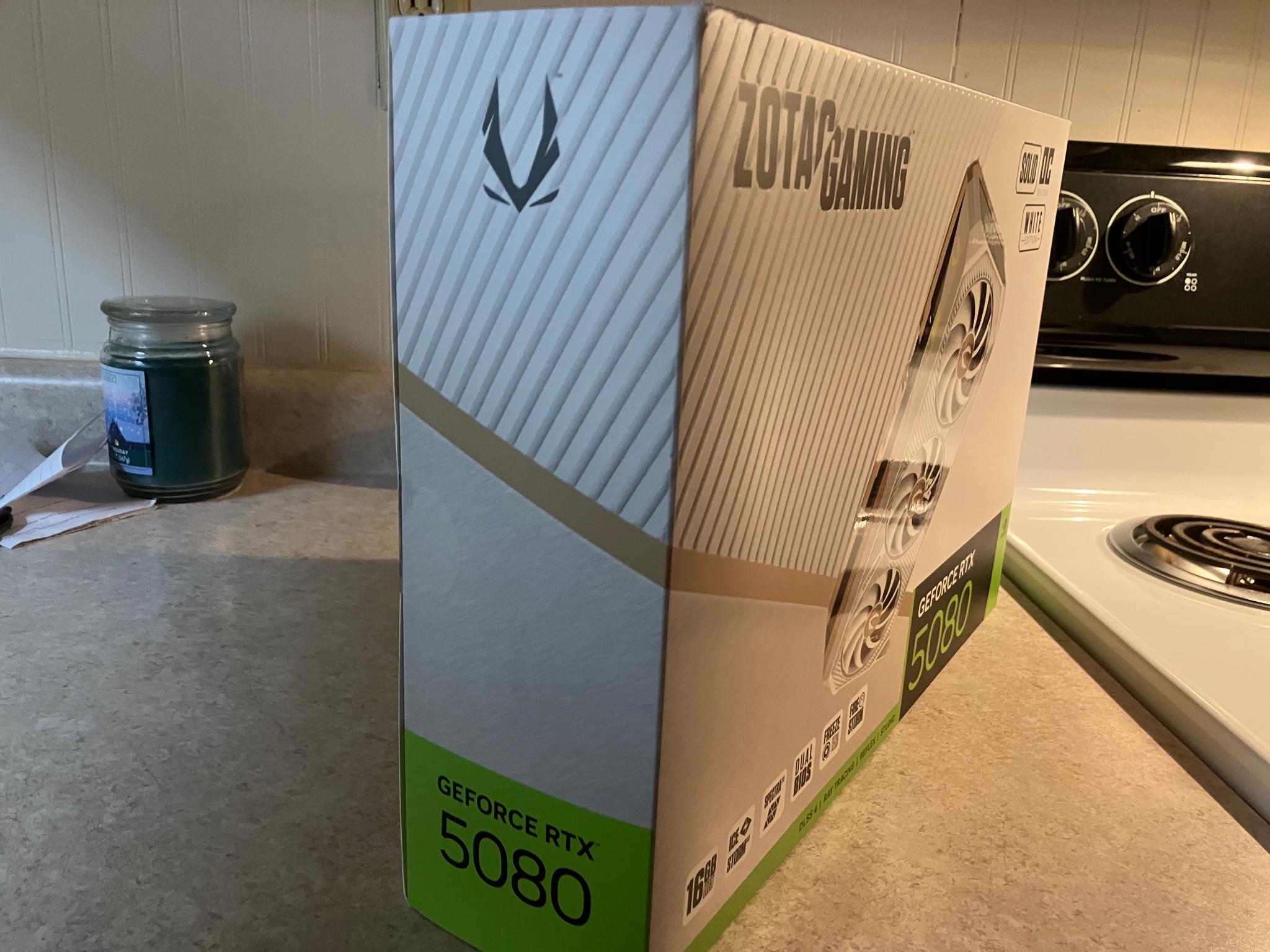 ZOTAC GAMING GeForce RTX 5080 SOLID OC White Edition