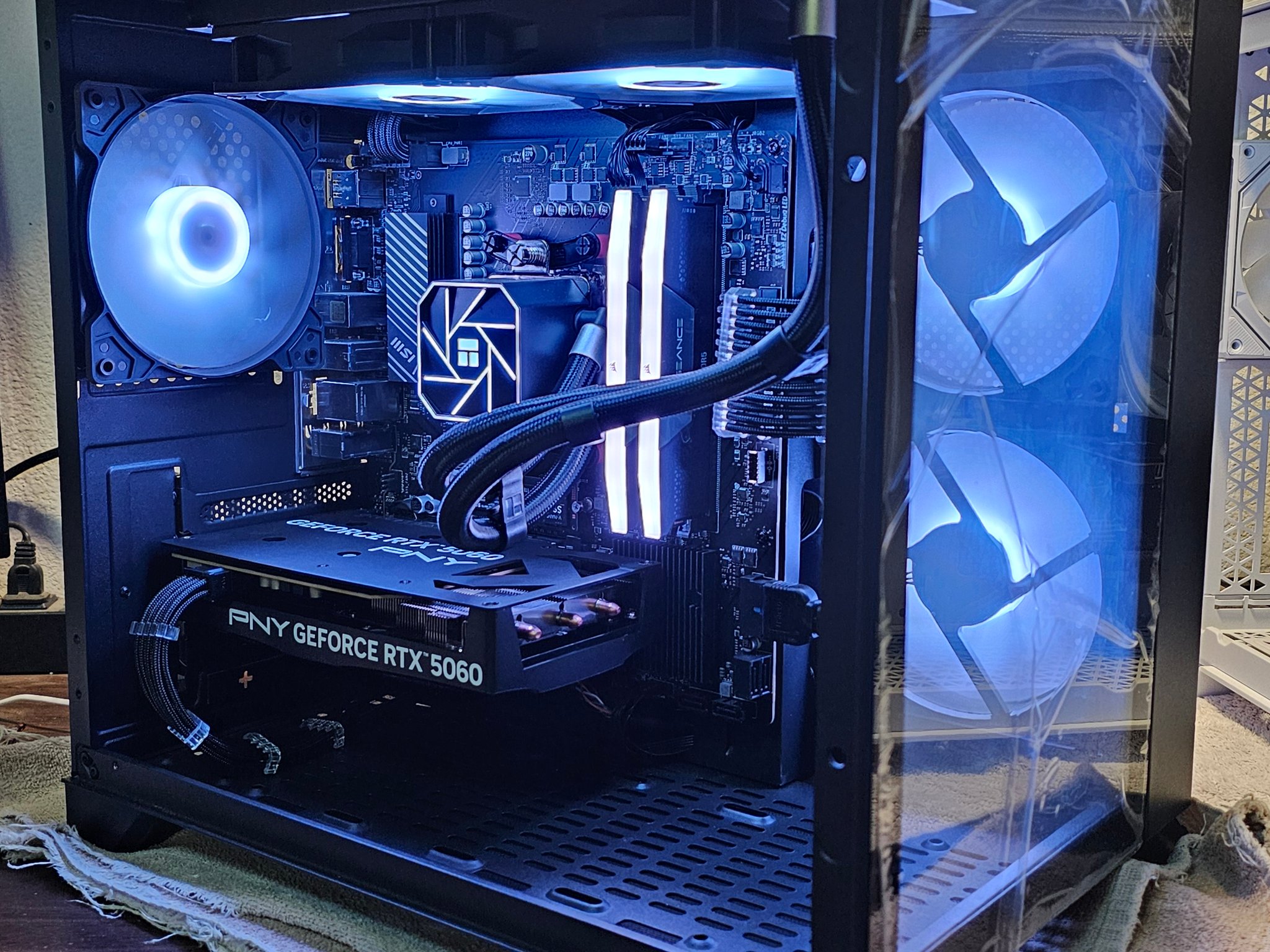 RTX 5060 | RYZEN 7500F | 32GB DDR5 | 1TB SSD | GAMING PC